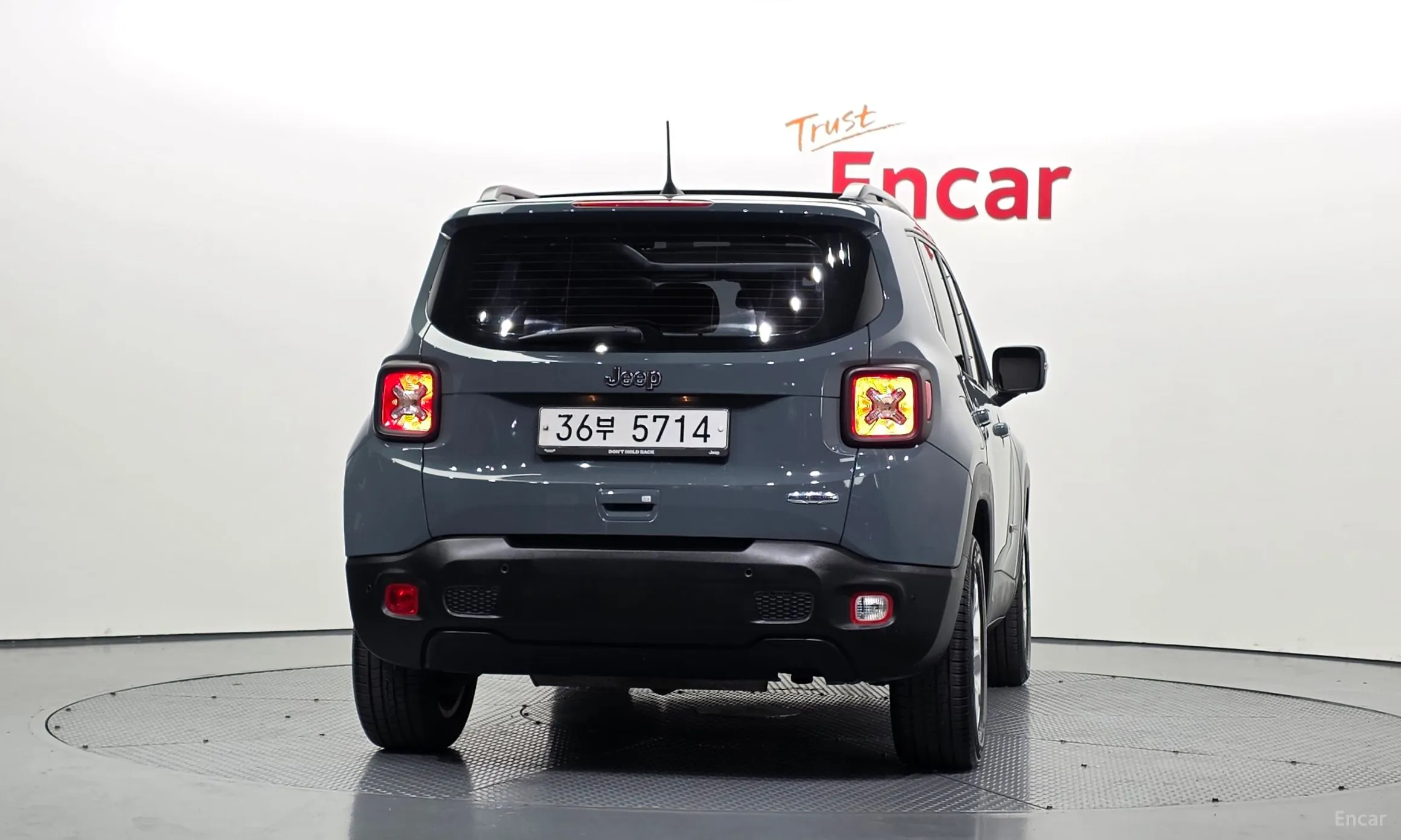 Jeep Renegade превью 4