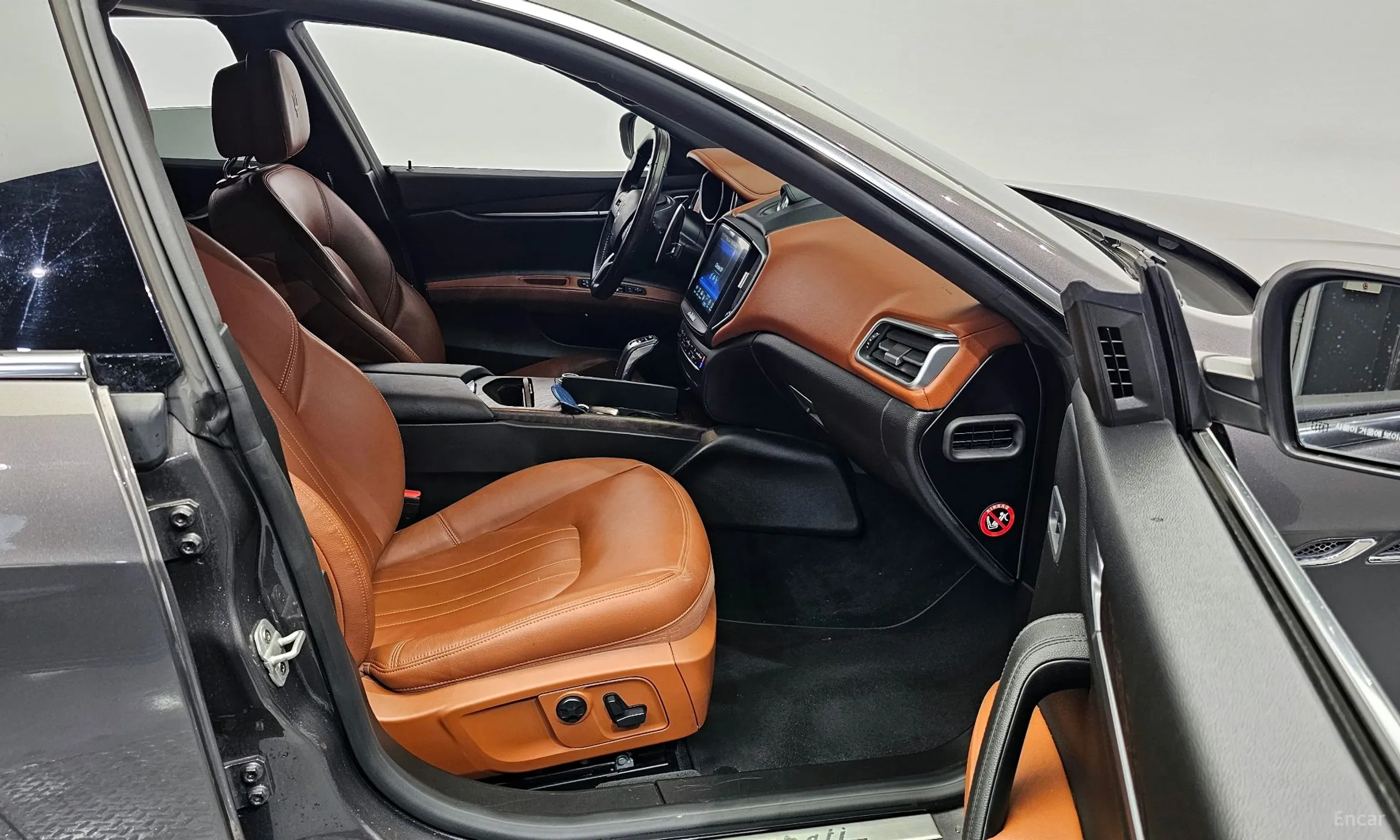 Maserati Ghibli превью 11