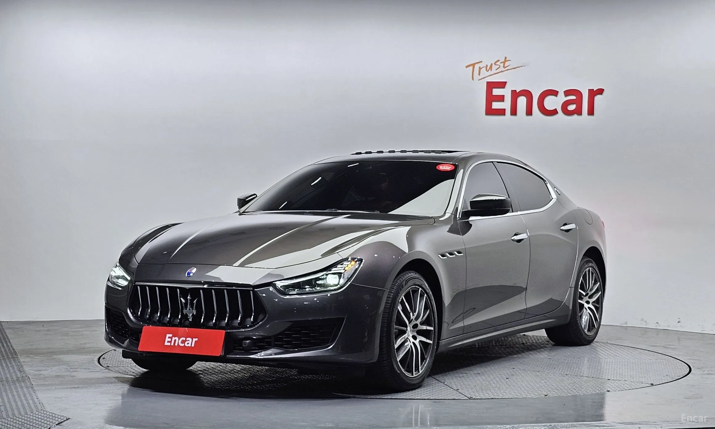 Maserati Ghibli превью 3