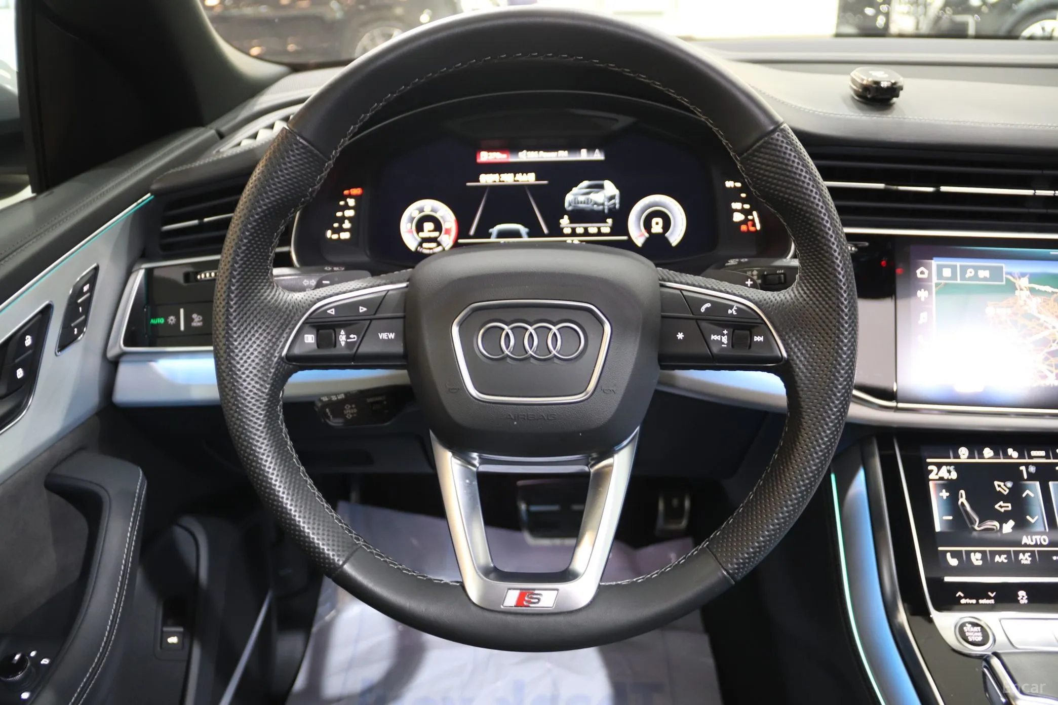 Audi Q8 (4M) превью 17