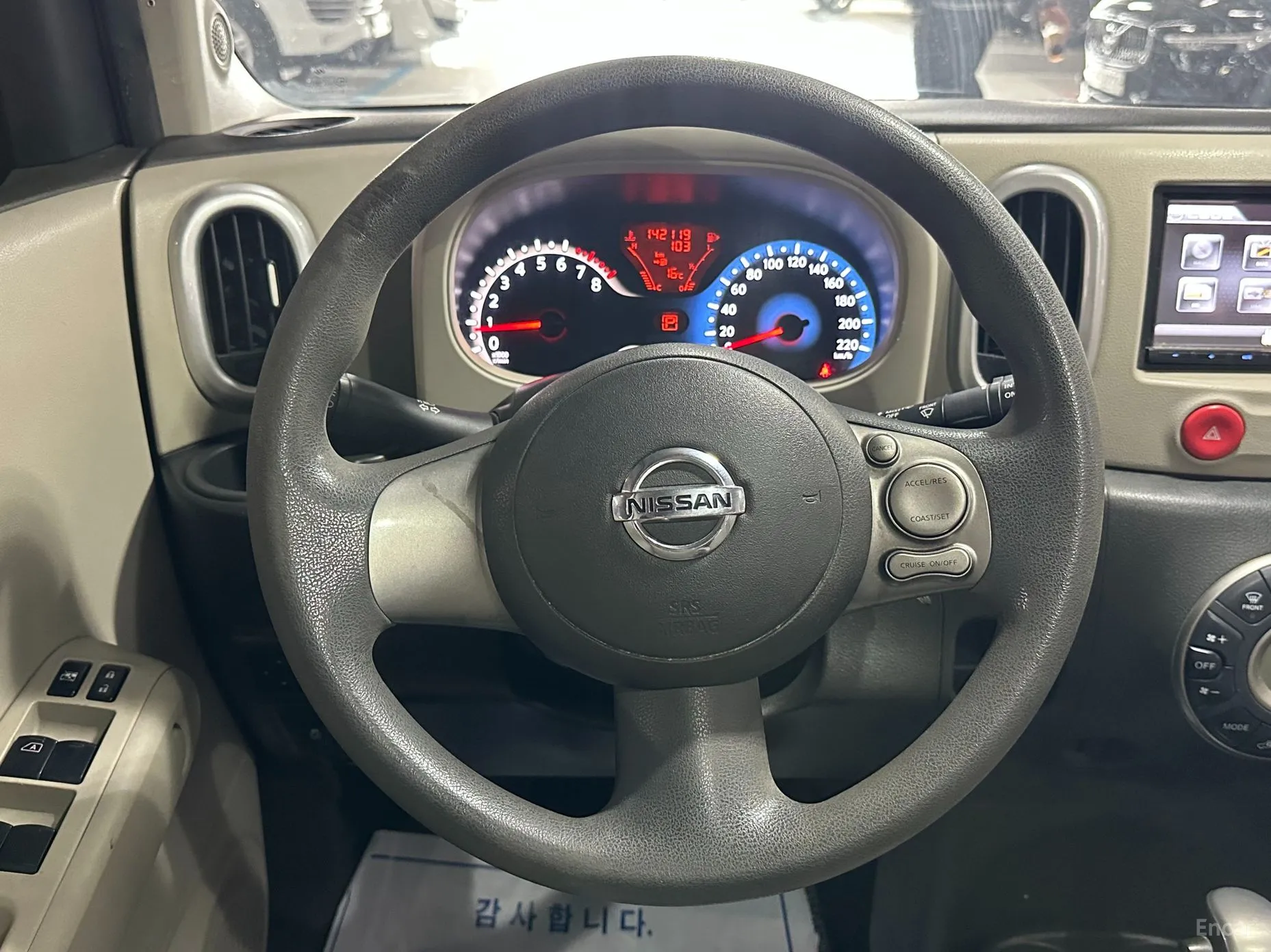 Nissan Cube превью 10