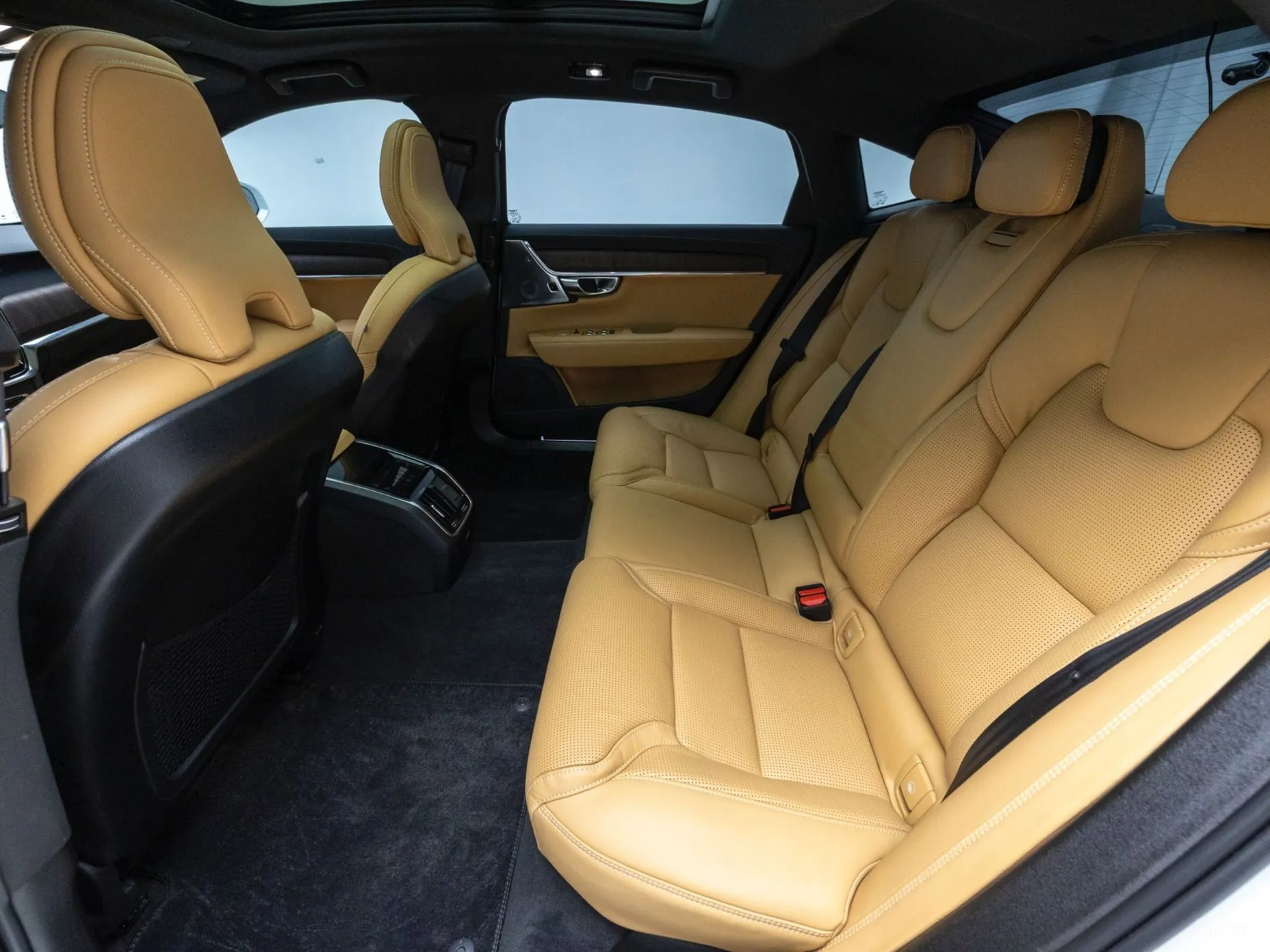 Volvo S90 превью 11