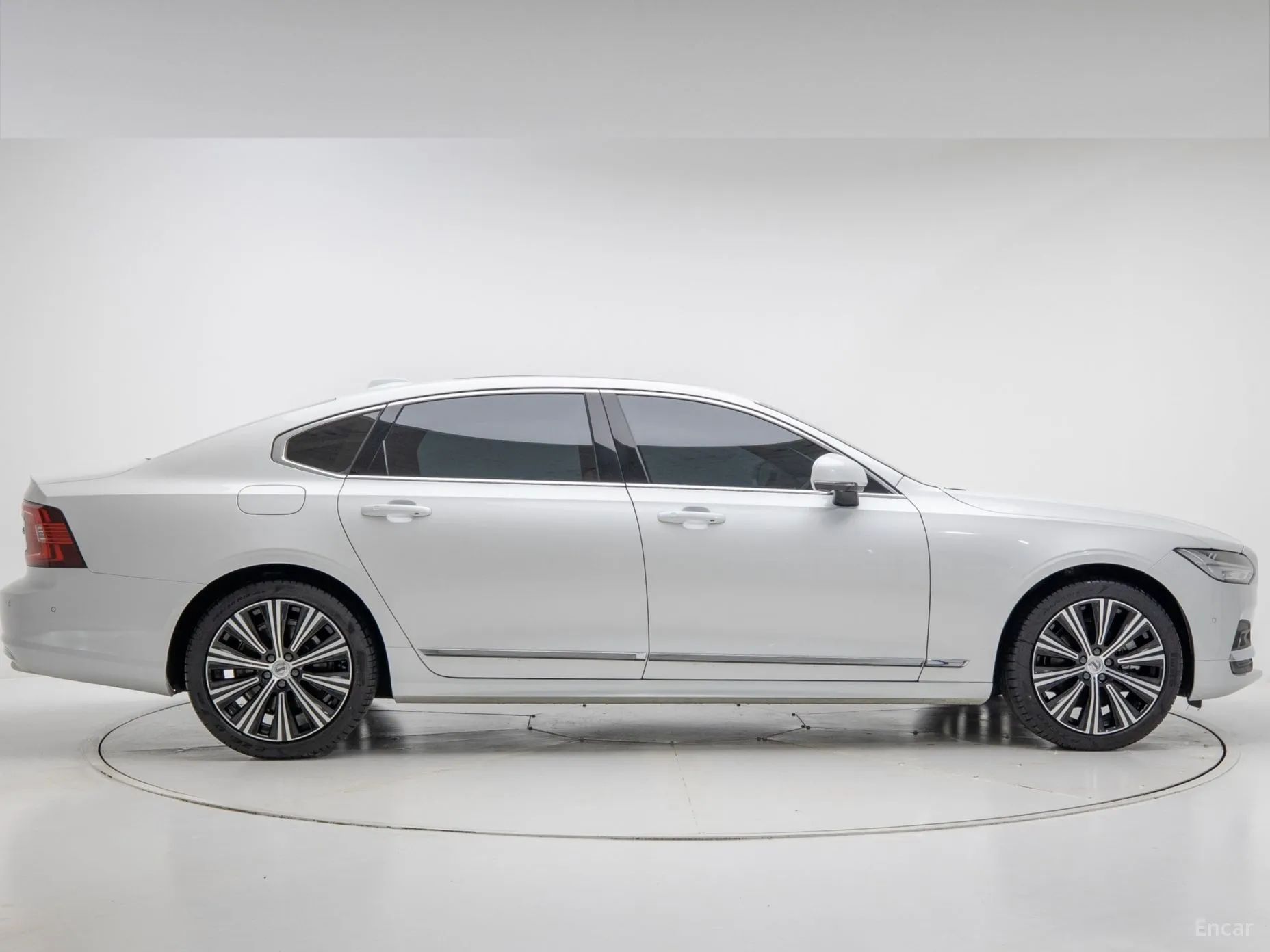 Volvo S90 превью 4