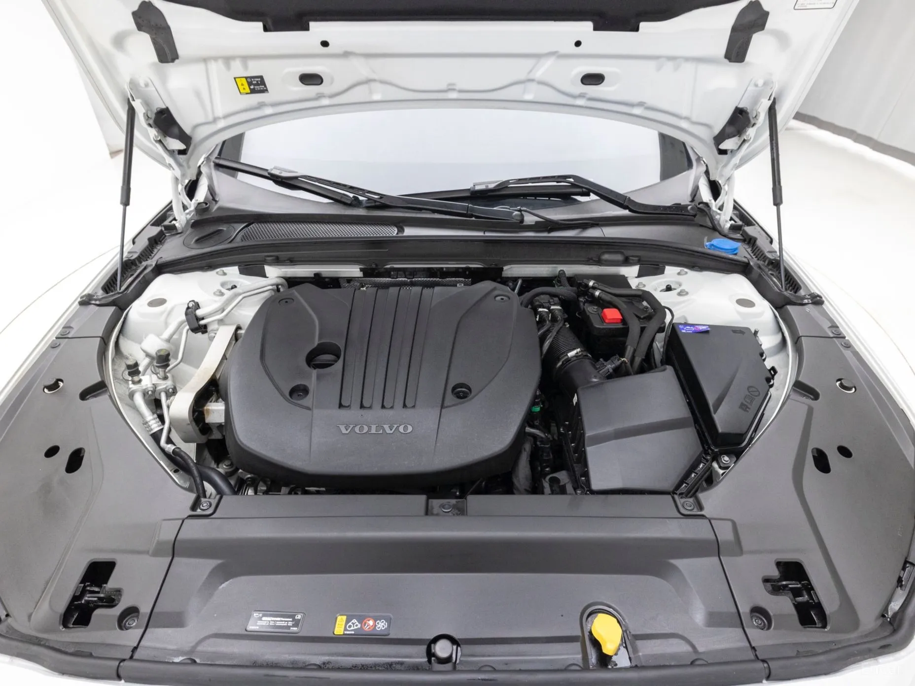 Volvo S90 превью 6