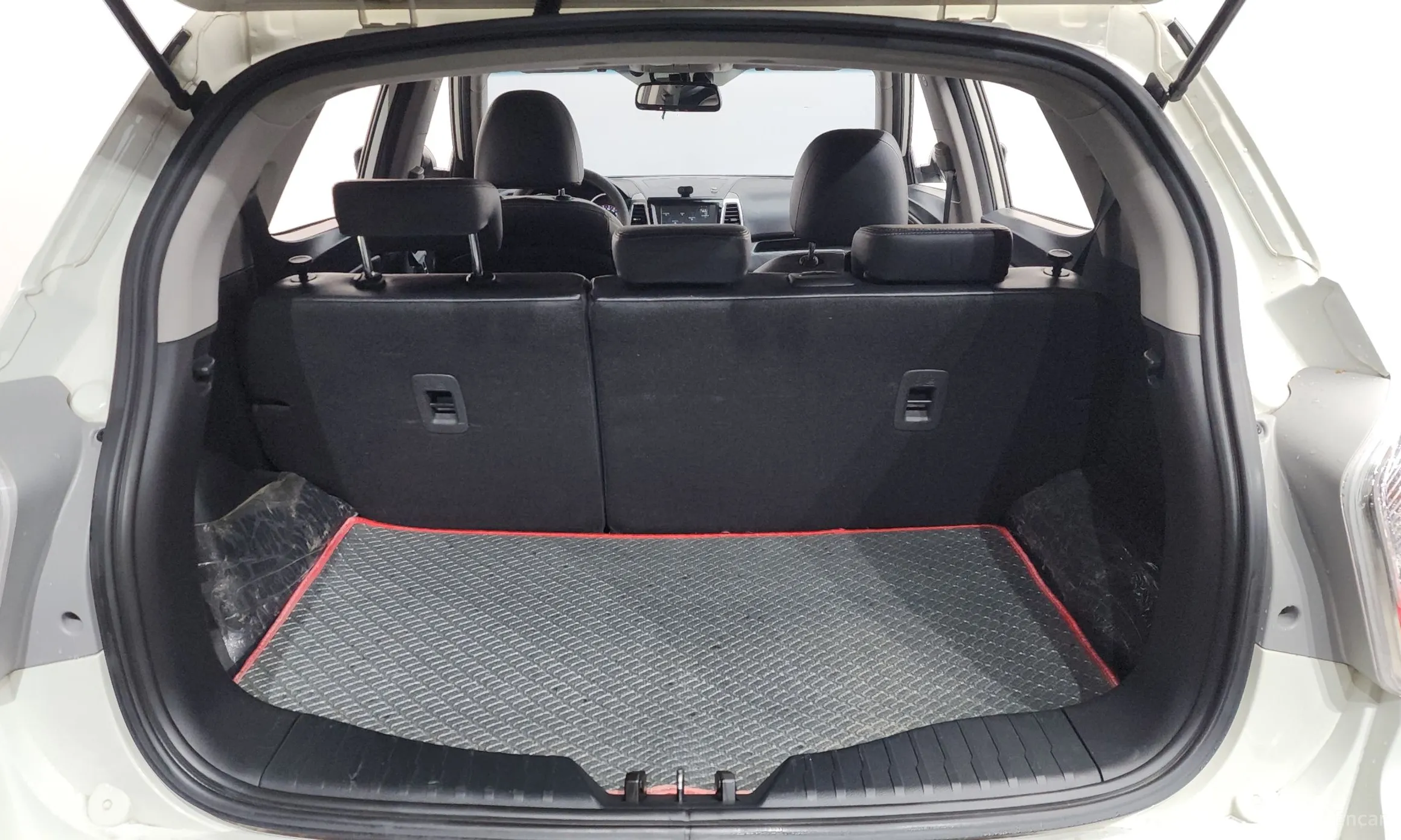 KG Mobility (SsangYong) Tivoli, Lazio превью 19