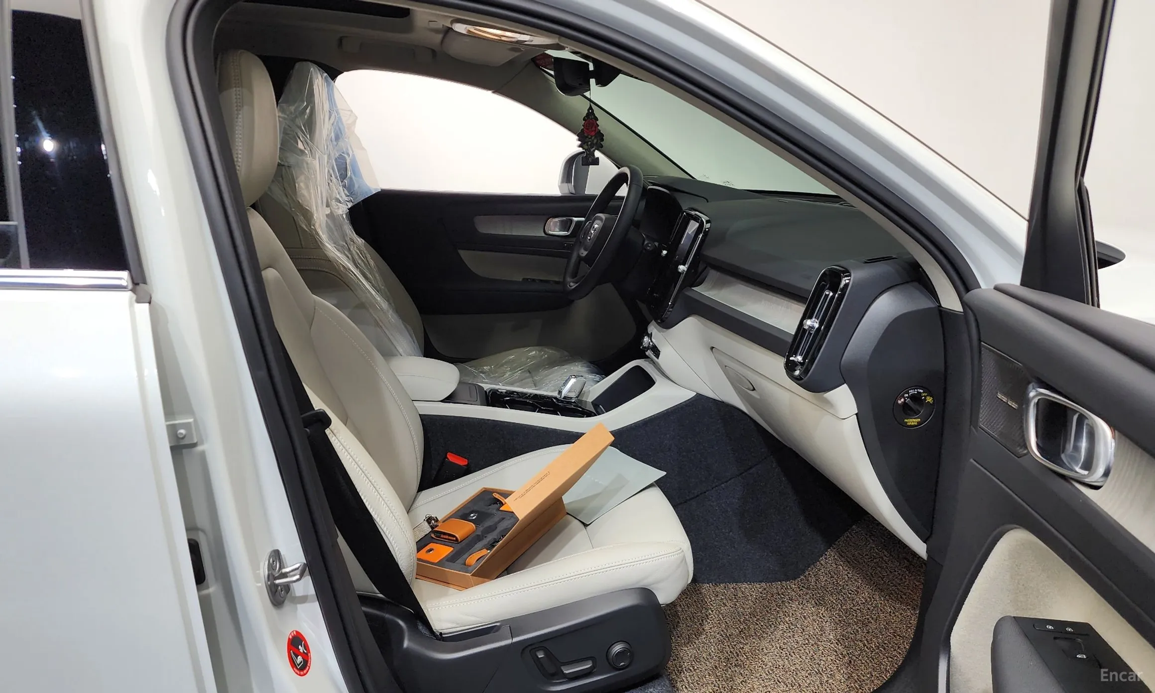 Volvo XC40 превью 11
