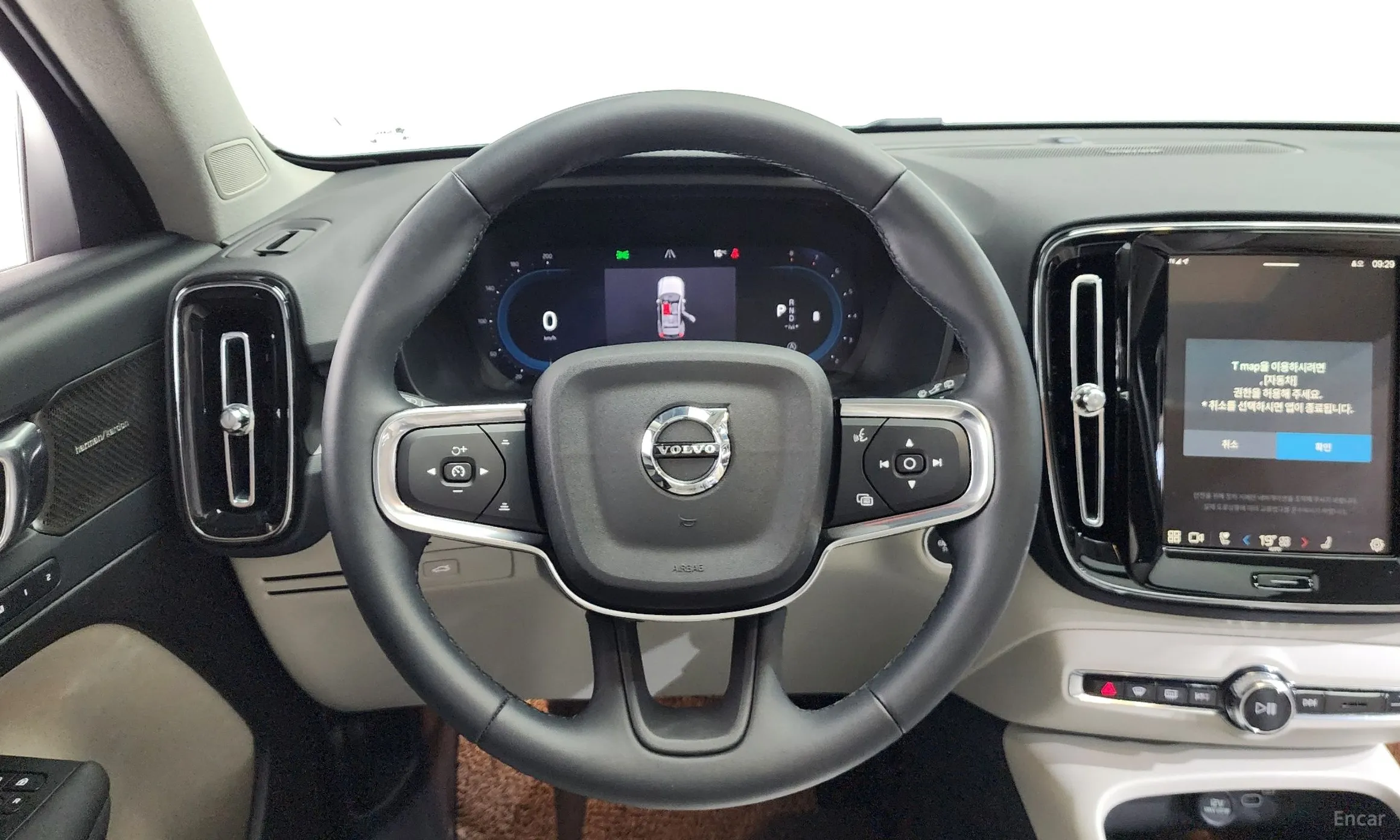 Volvo XC40 превью 12