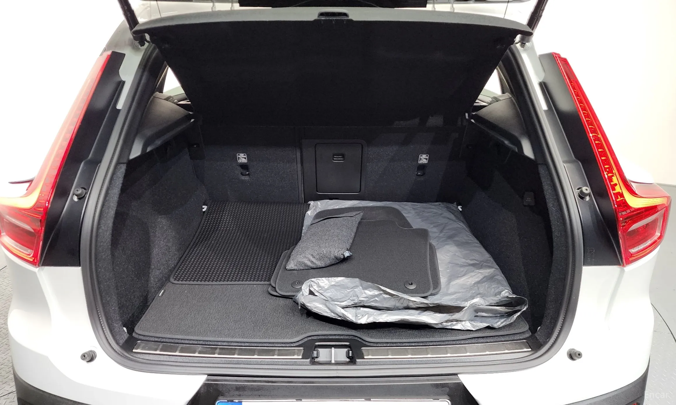 Volvo XC40 превью 20