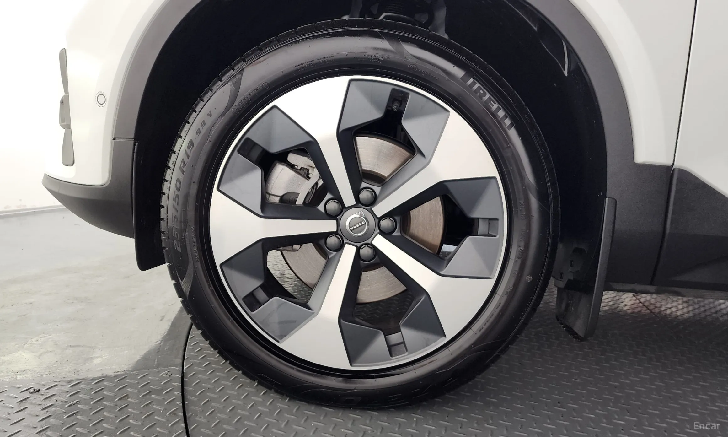 Volvo XC40 превью 5