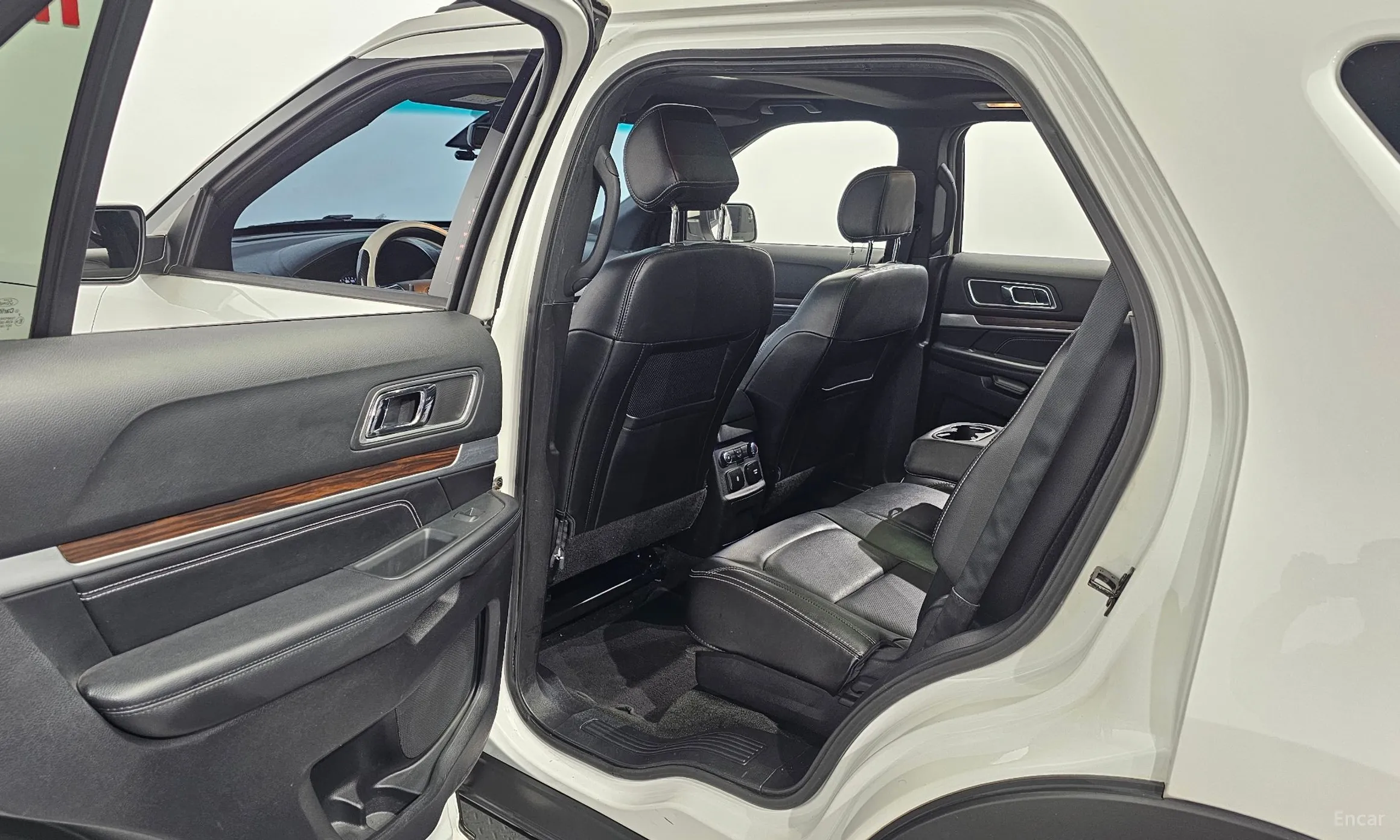 Ford Explorer превью 11