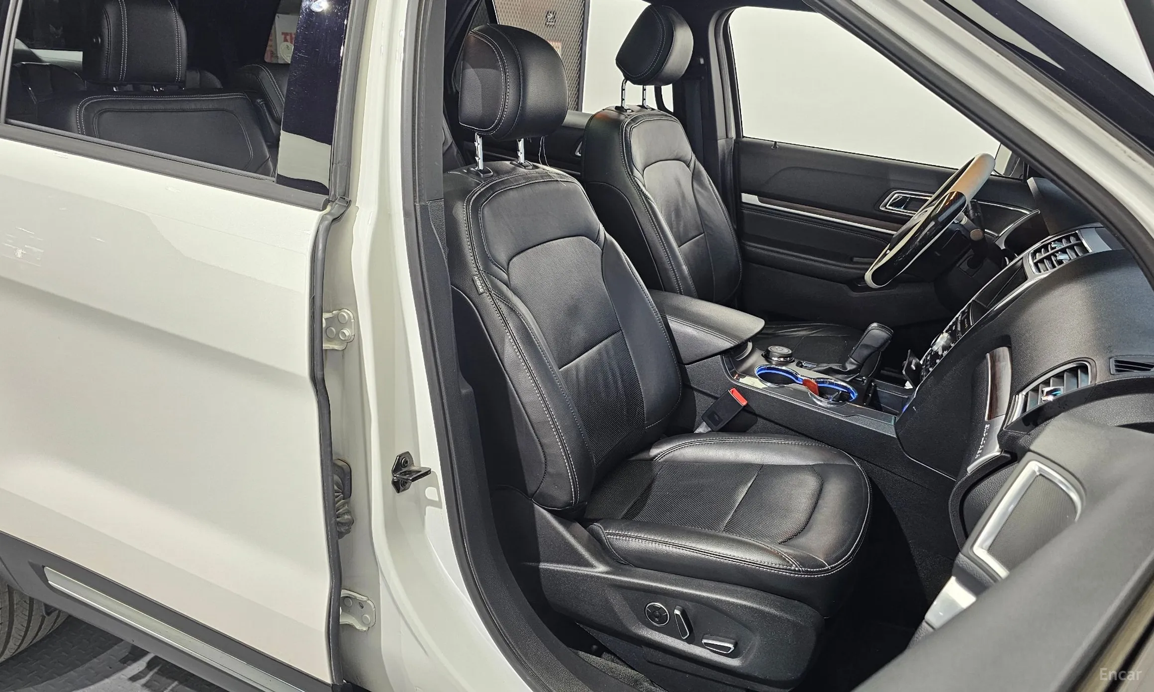 Ford Explorer превью 12