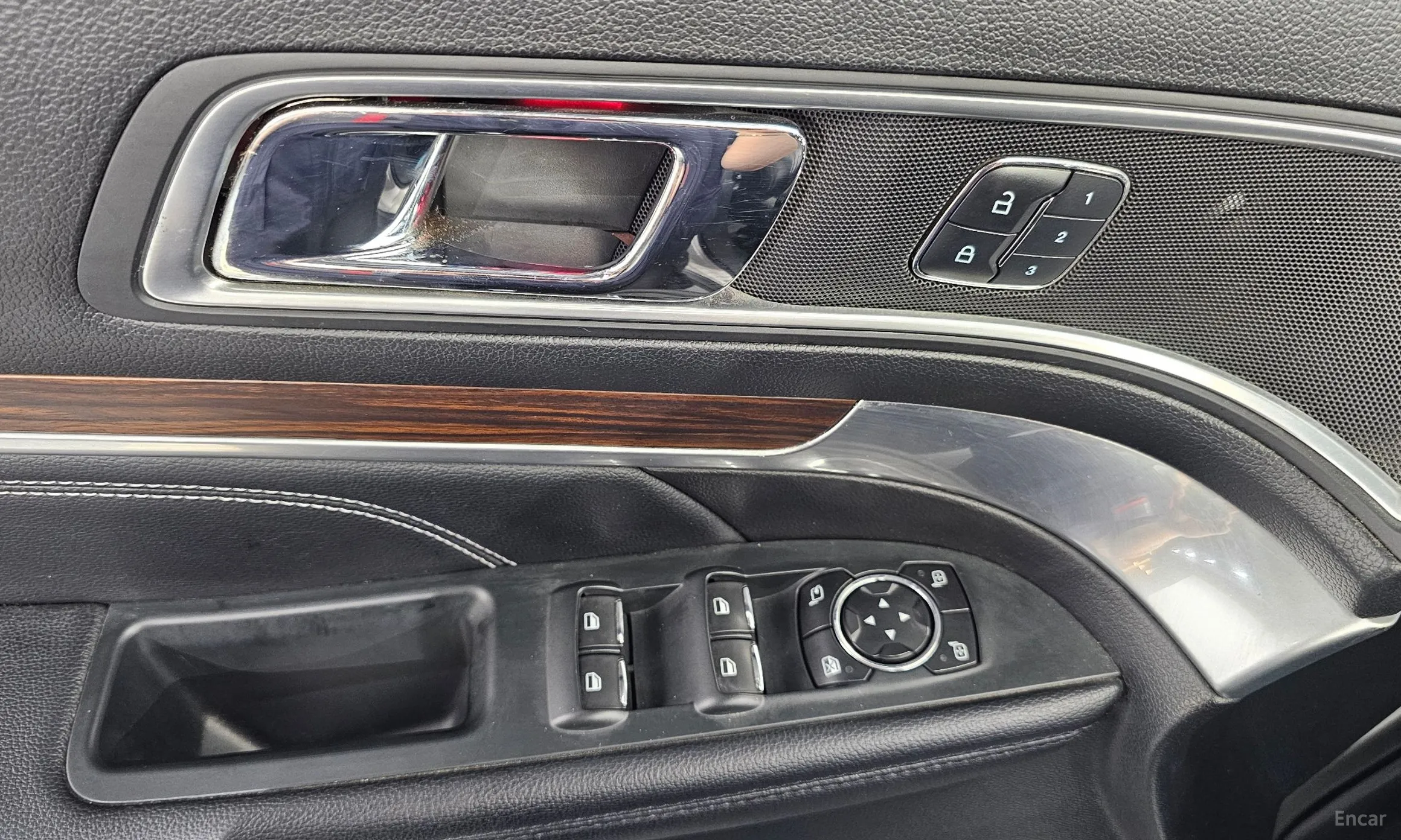 Ford Explorer превью 14