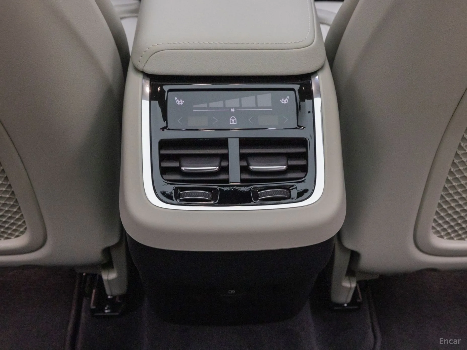 Volvo XC60 Gen 2 превью 12