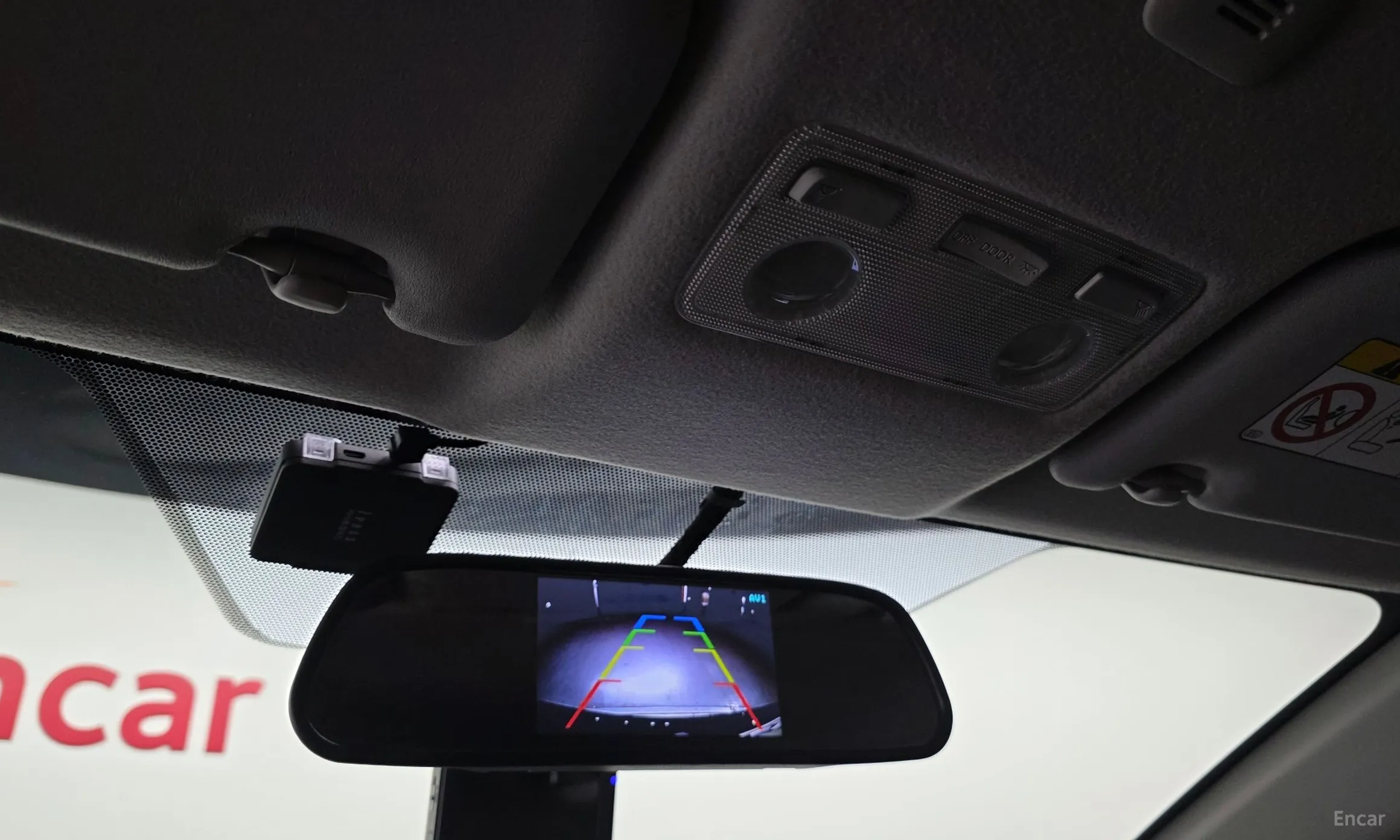 Toyota Prius C превью 15