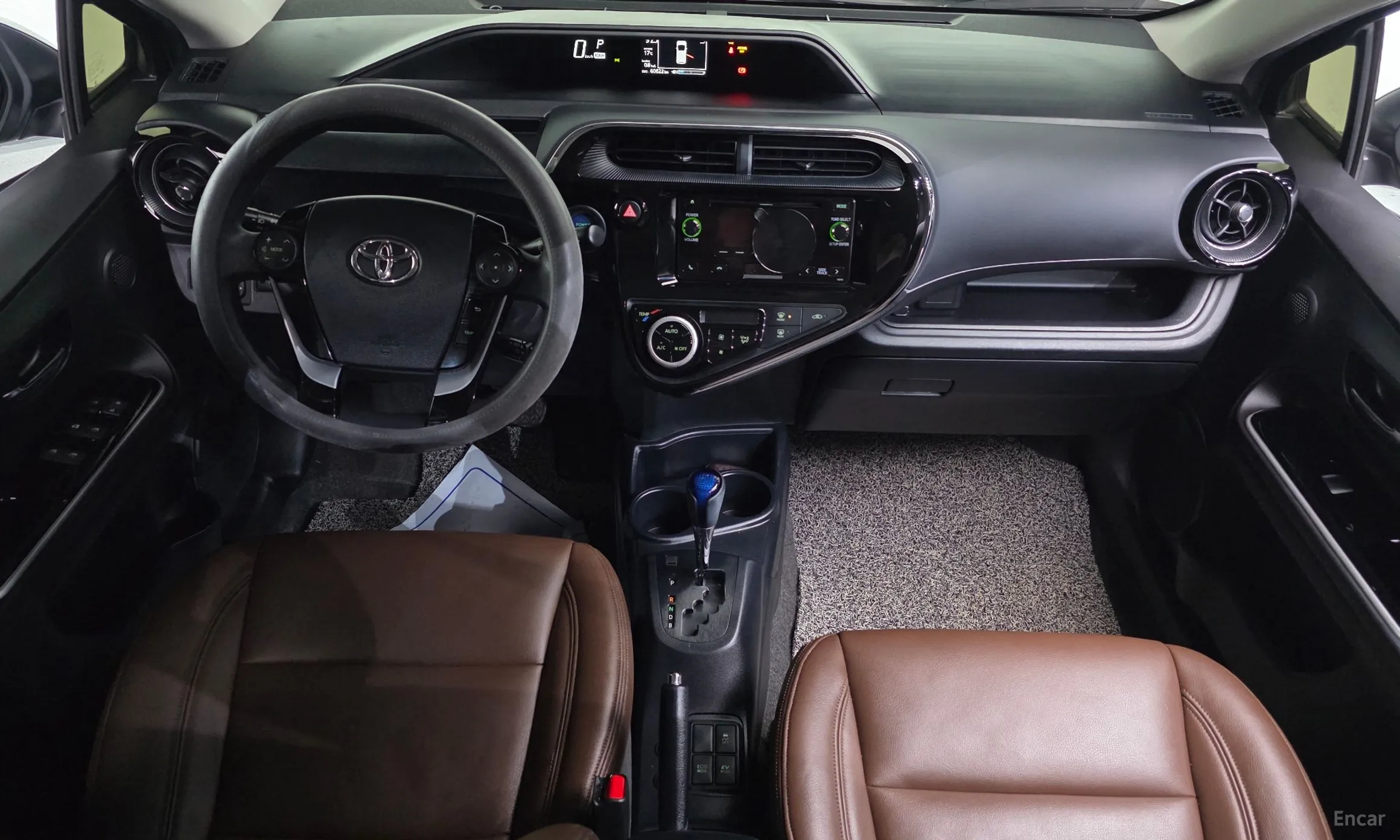 Toyota Prius C превью 7