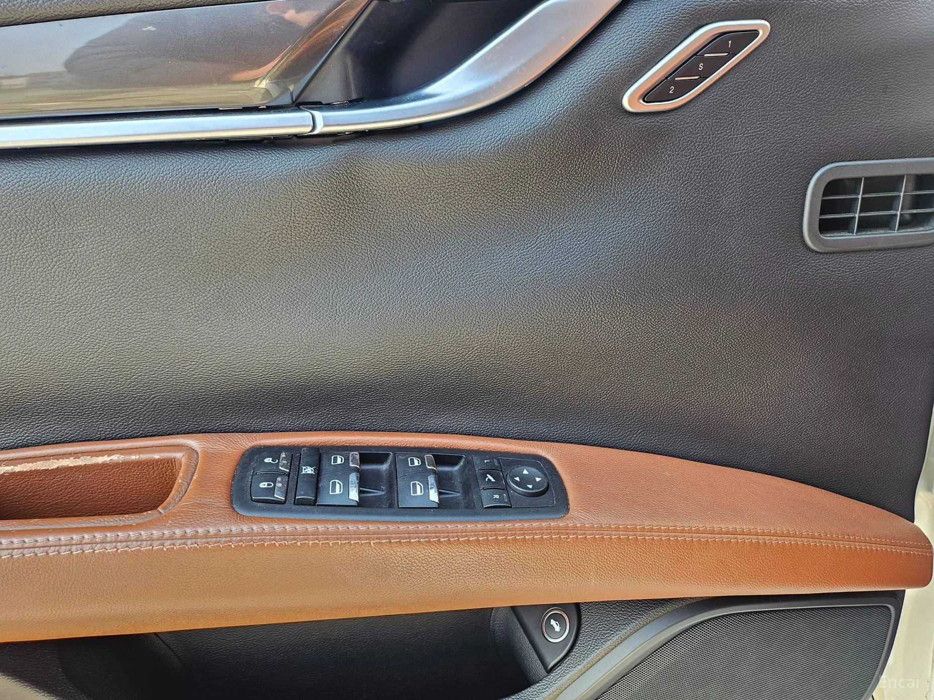 Maserati Ghibli превью 10