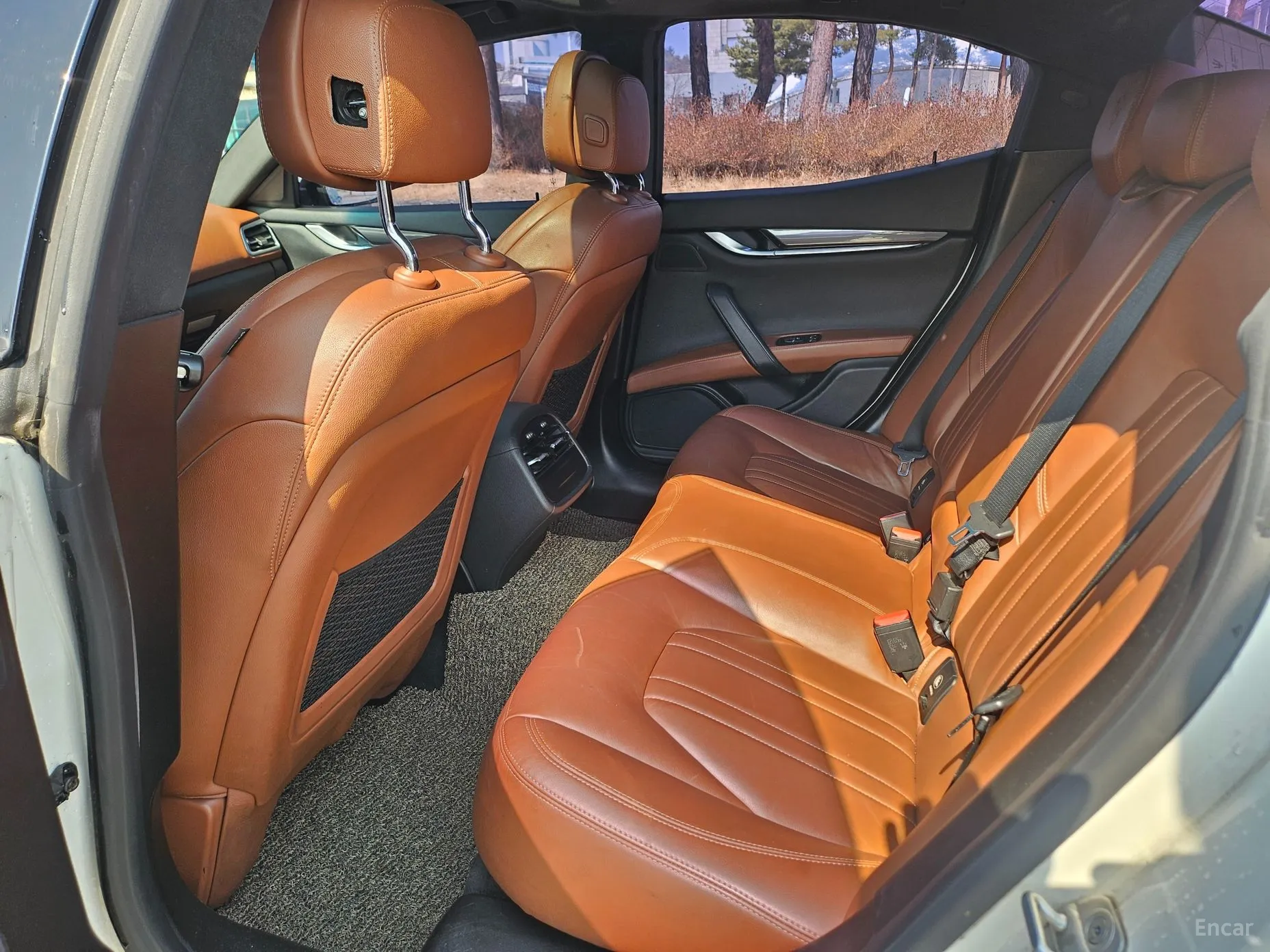 Maserati Ghibli превью 8