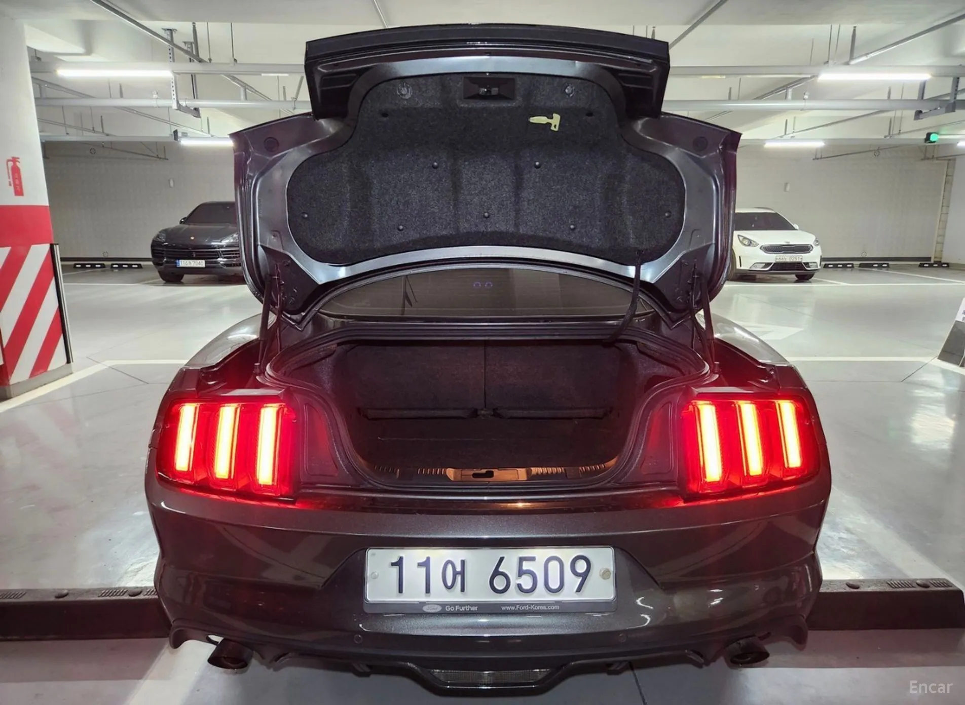Ford Mustang превью 5