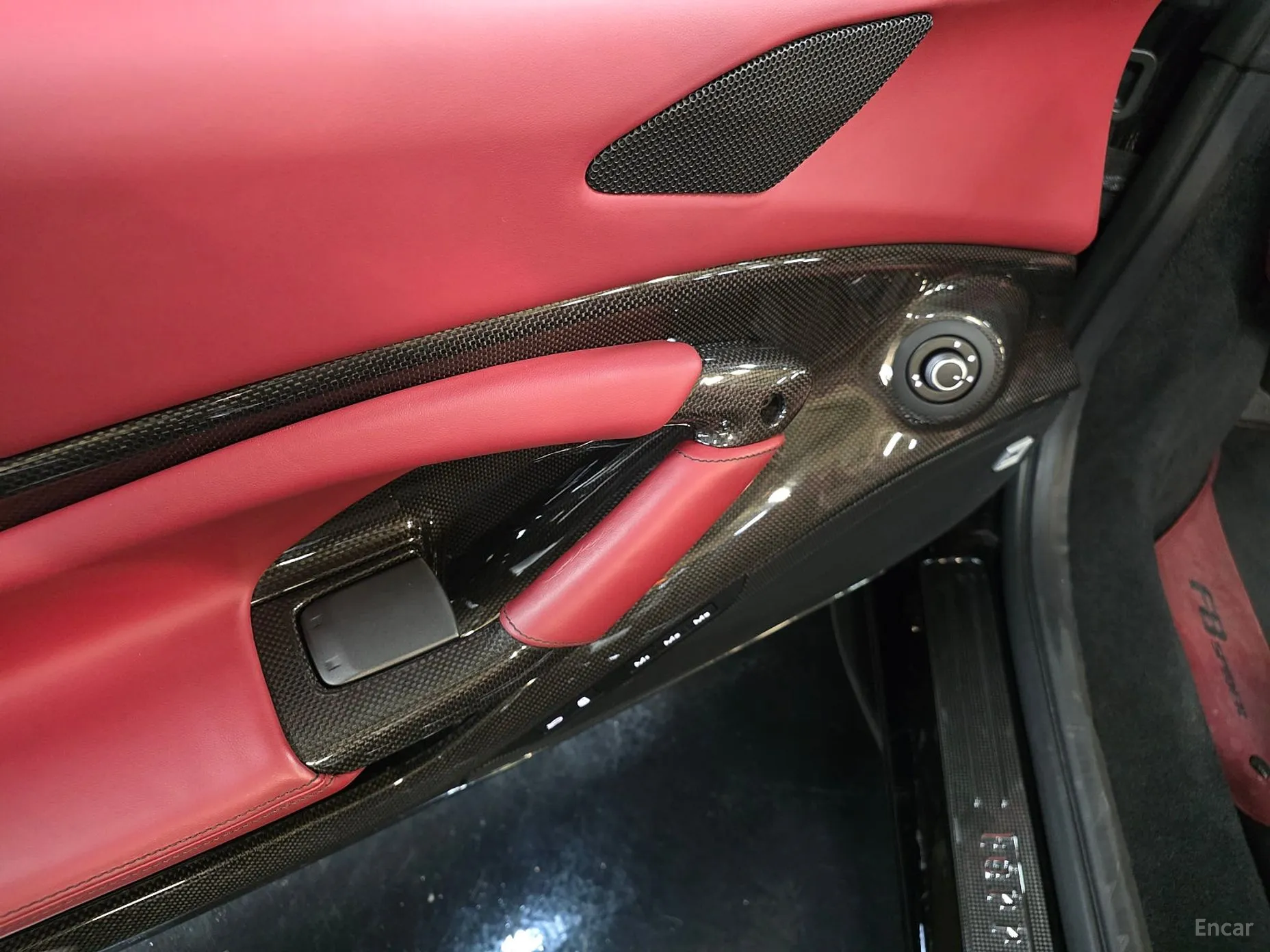 Ferrari F8 Spider превью 16