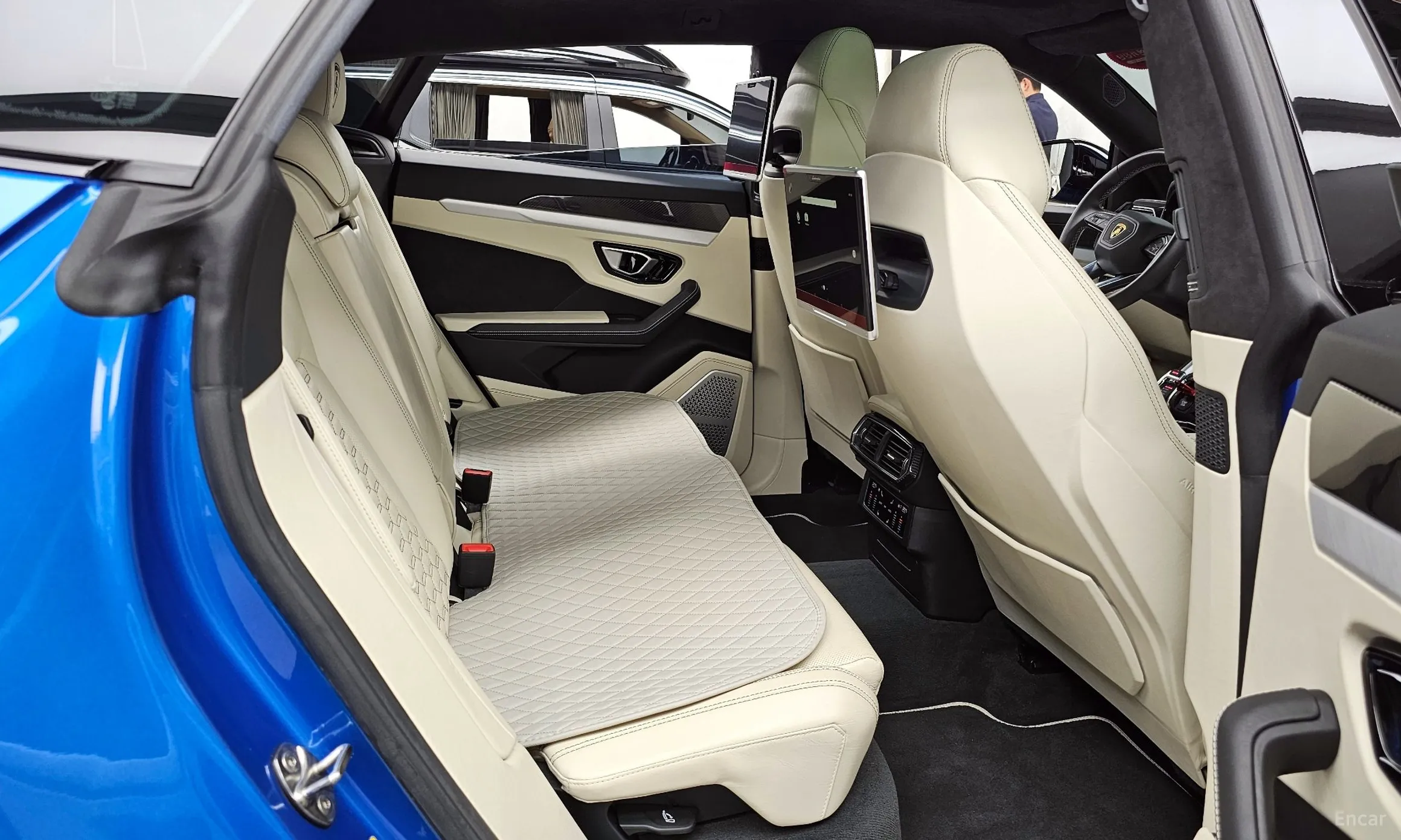 Lamborghini Urus превью 12