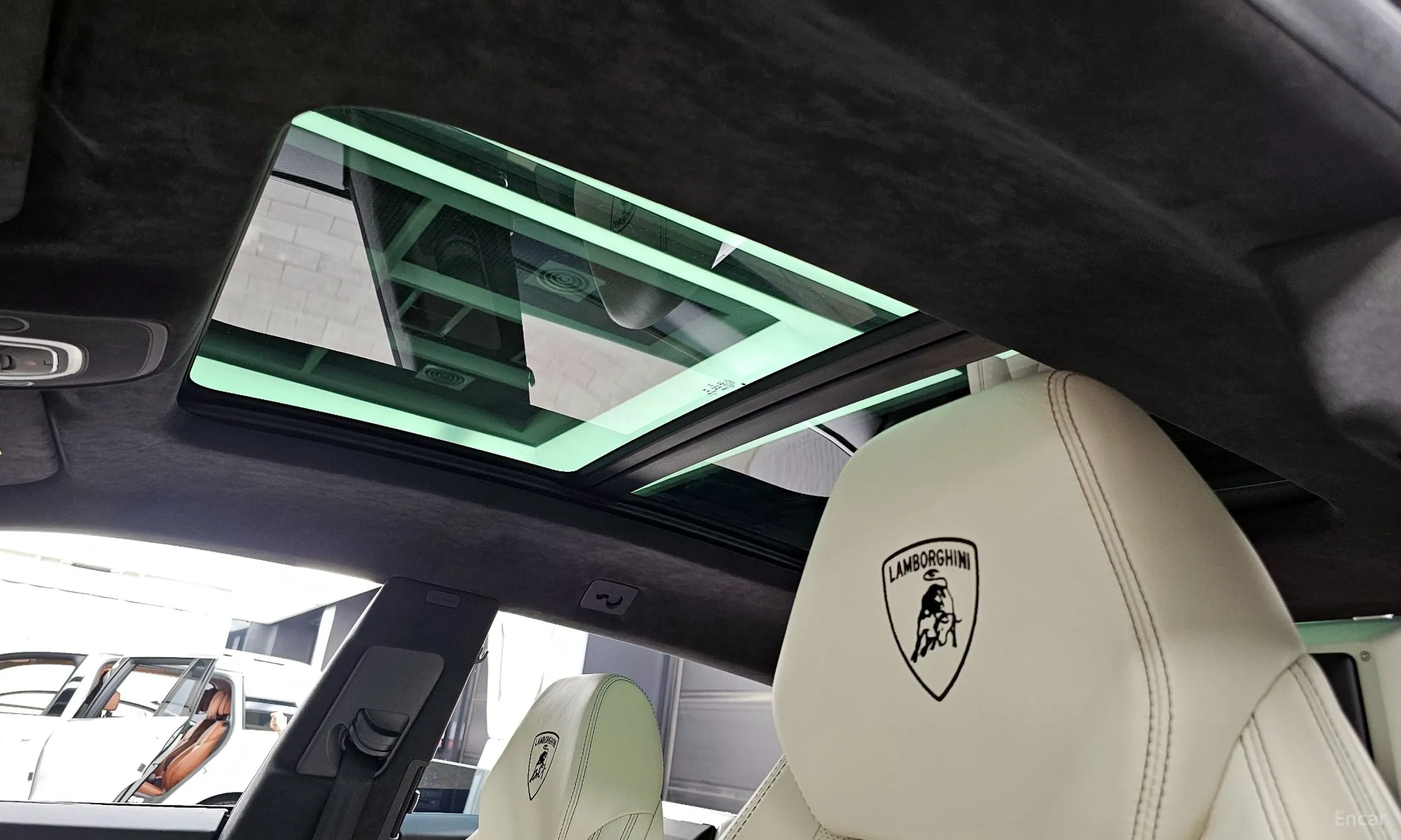 Lamborghini Urus превью 19