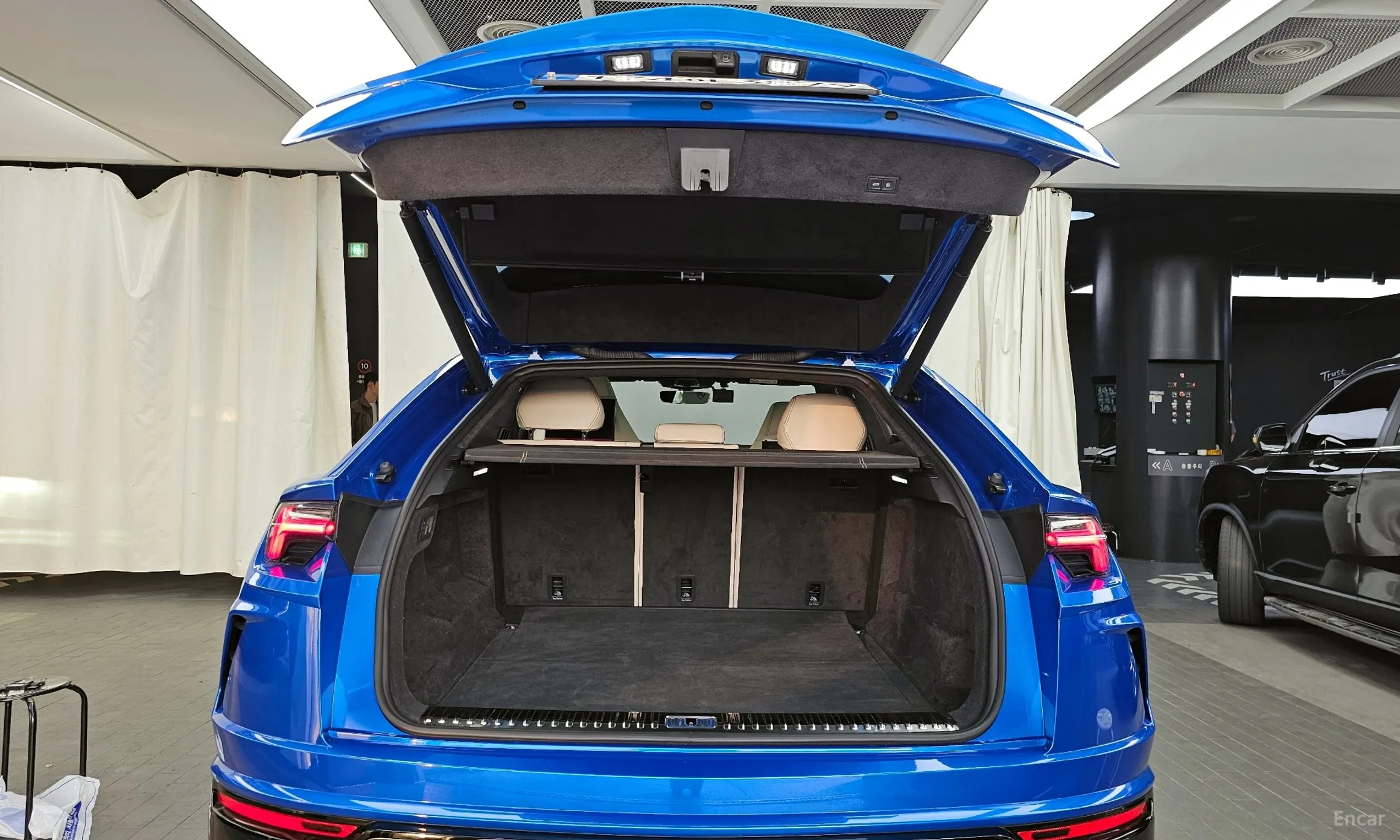 Lamborghini Urus превью 20
