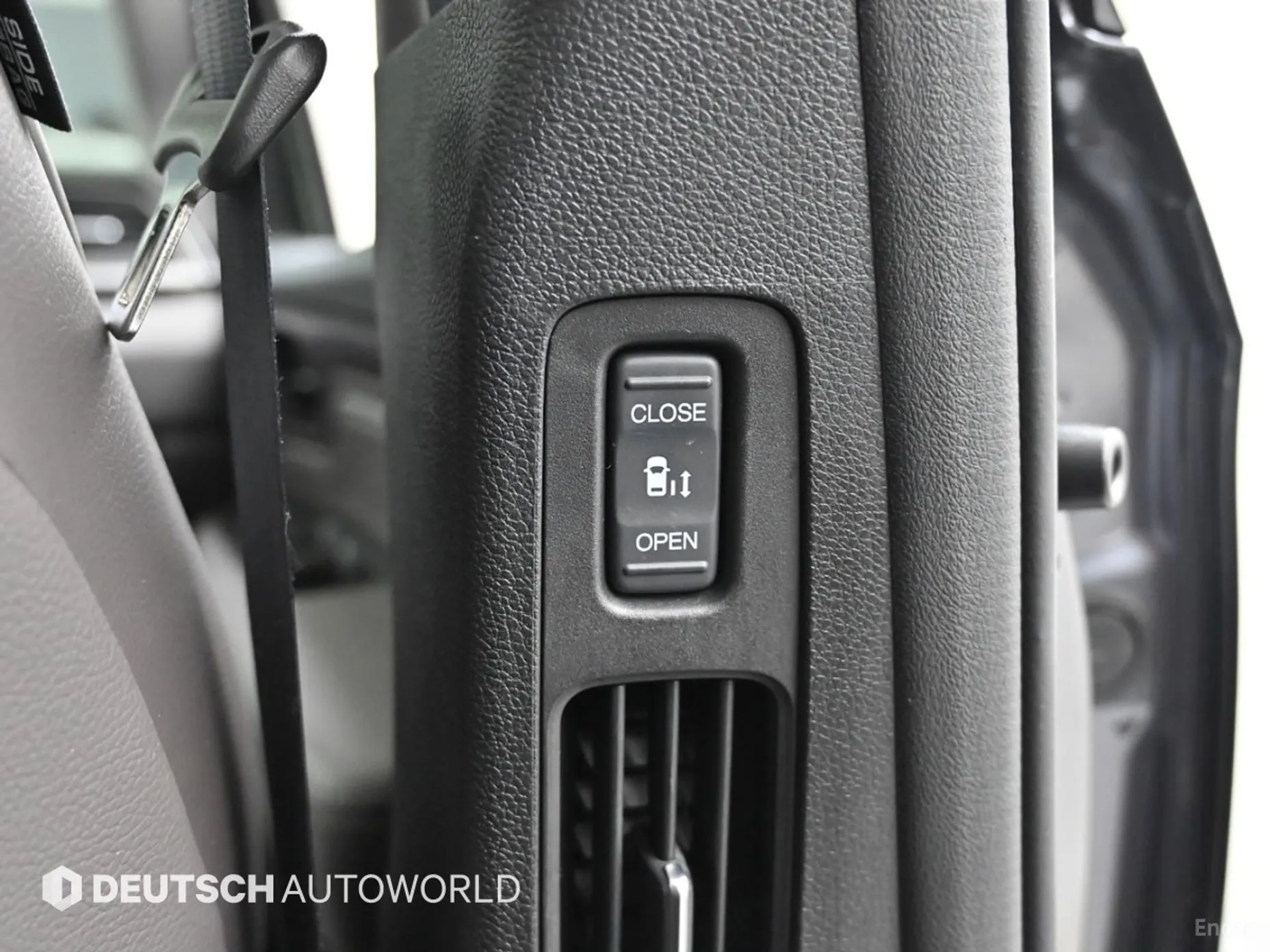 Honda Odyssey превью 16