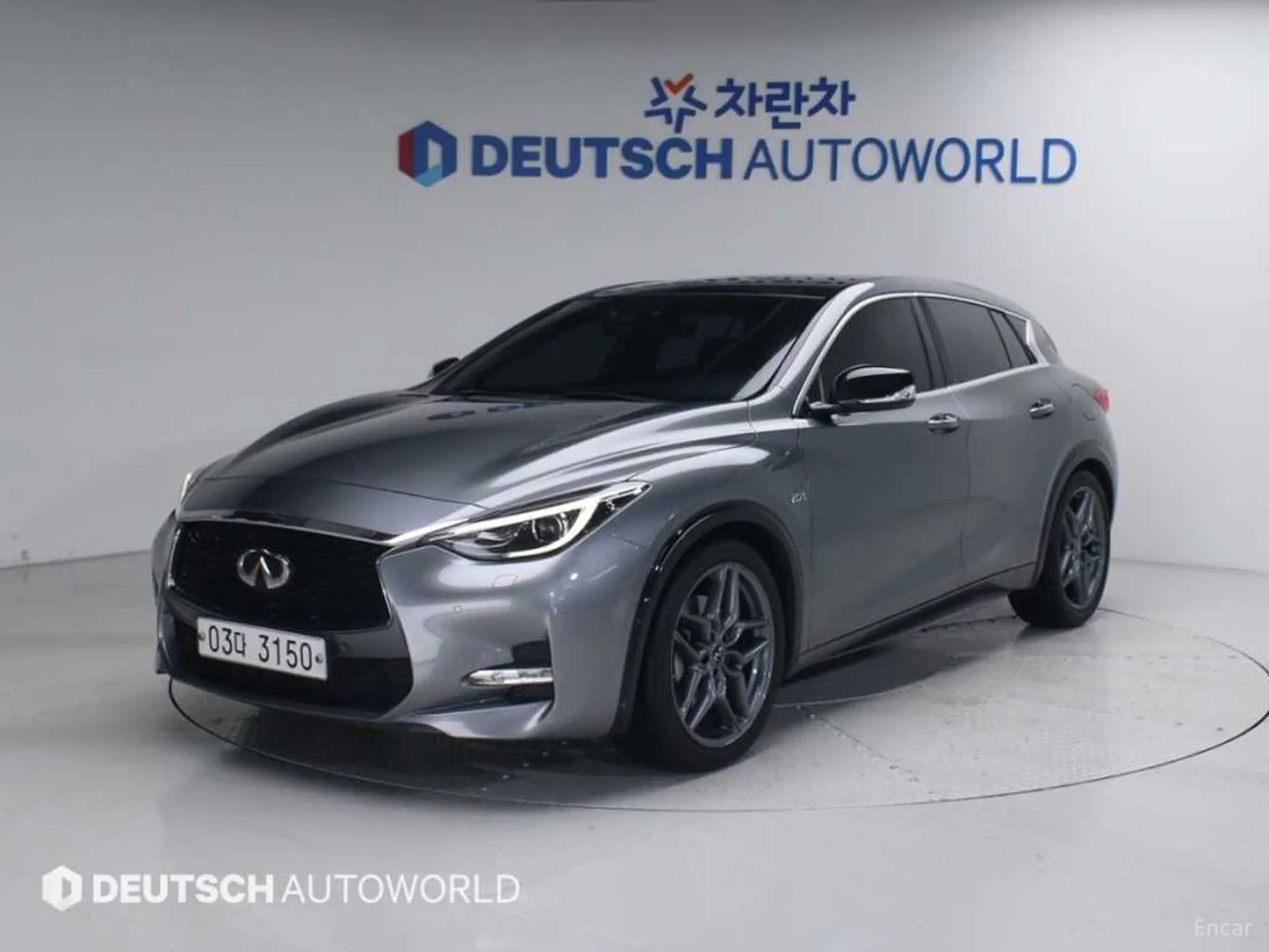 Infiniti Q30