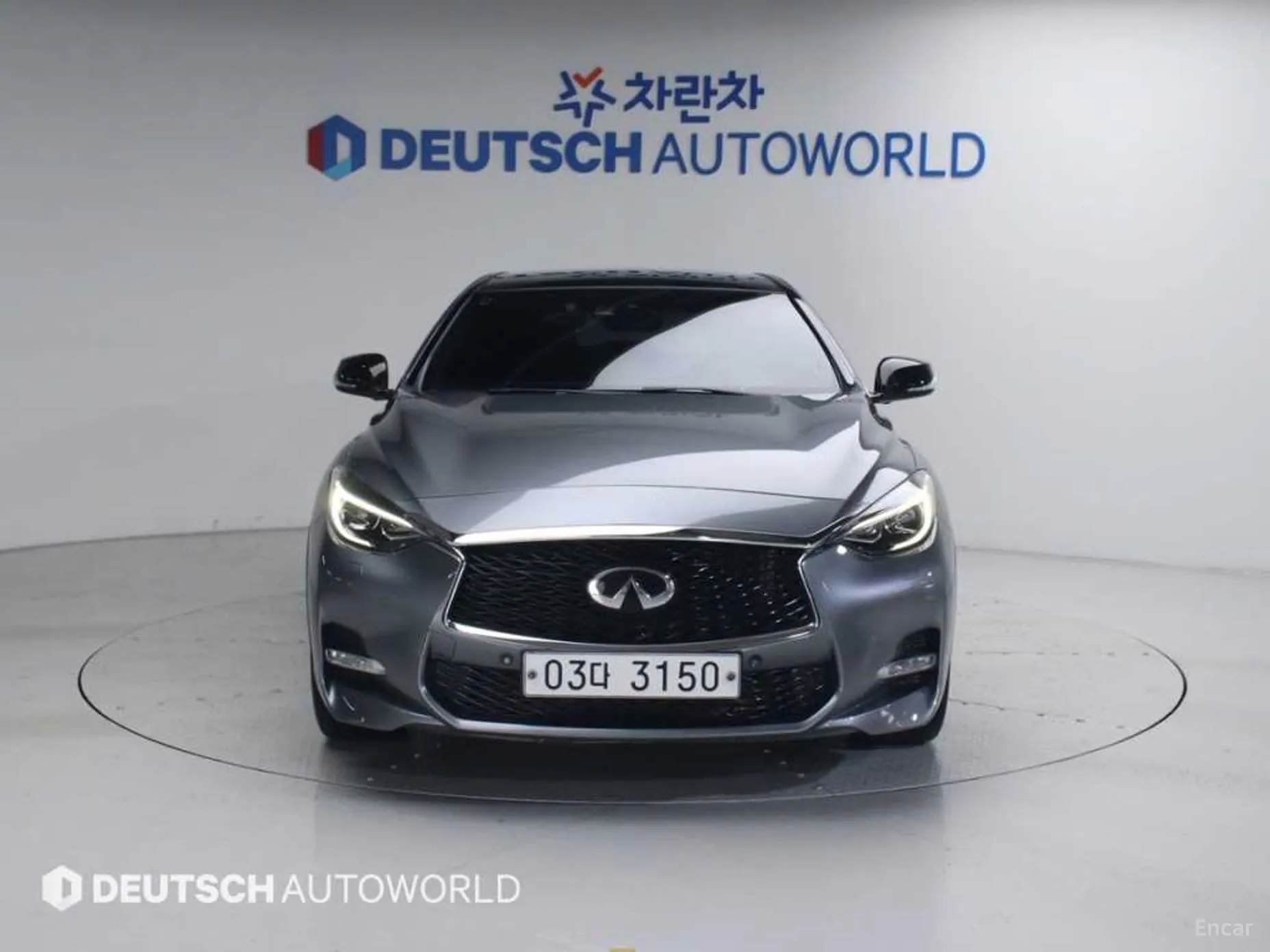 Infiniti Q30 превью 3