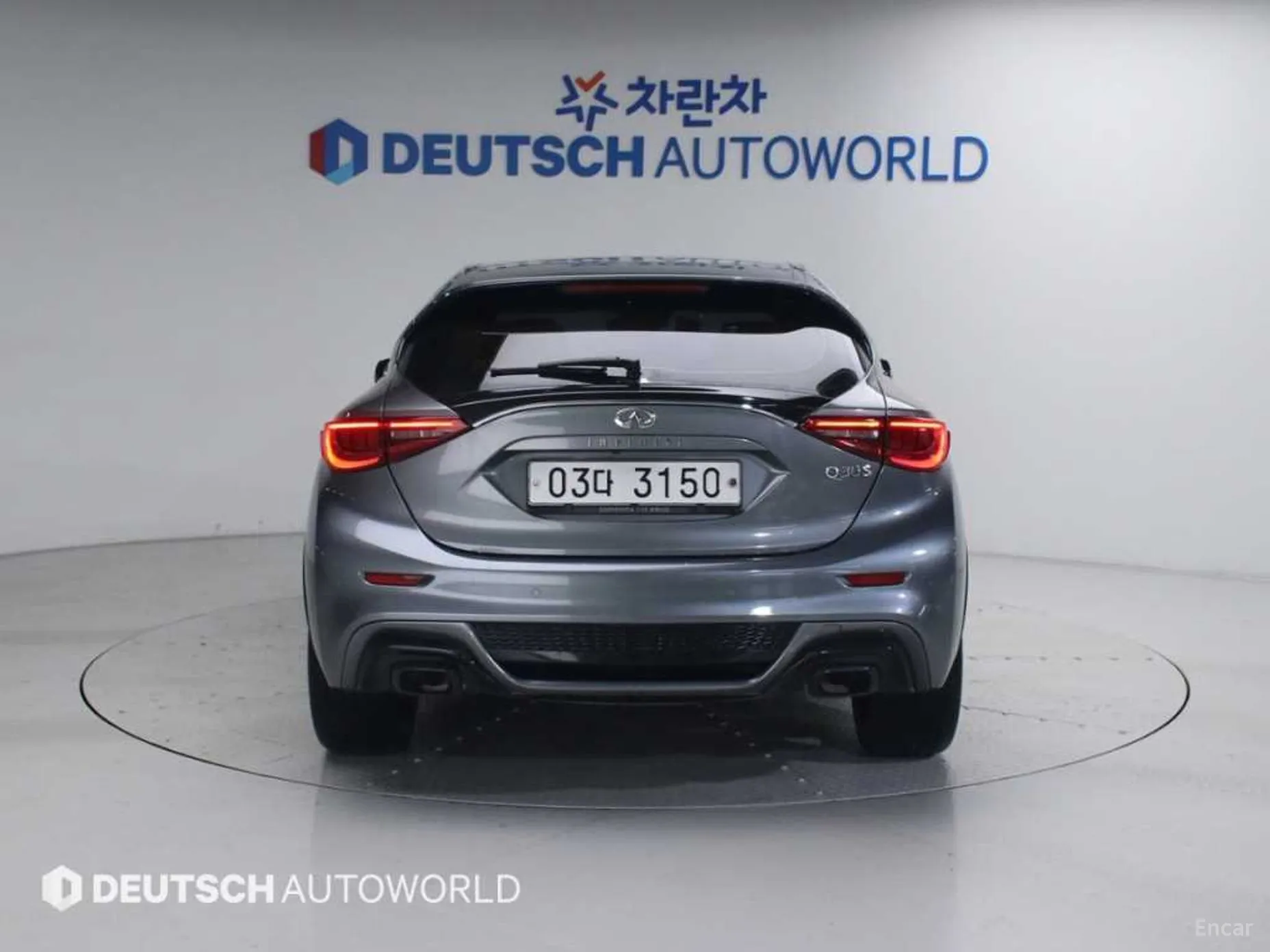 Infiniti Q30 превью 4