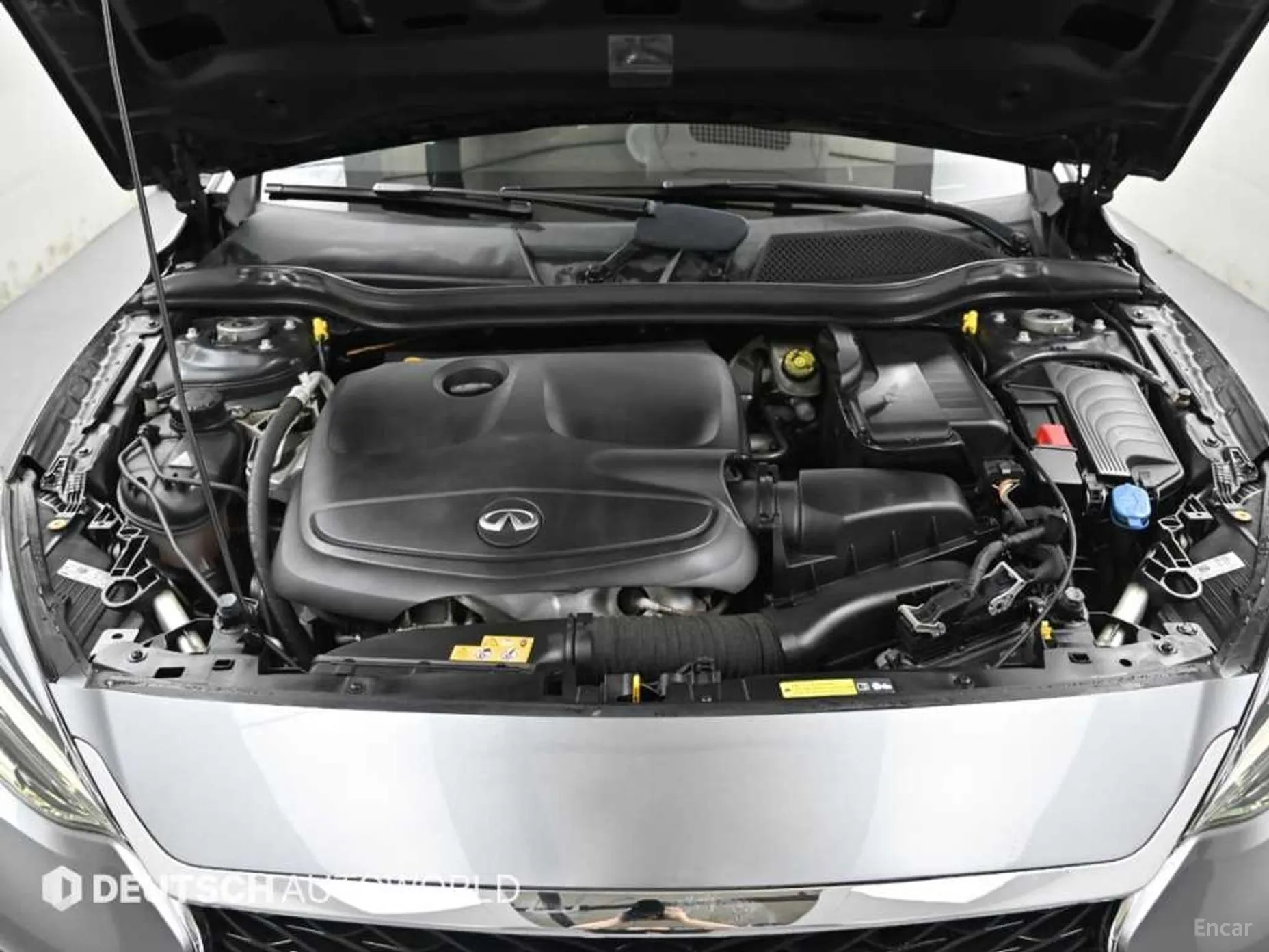 Infiniti Q30 превью 6