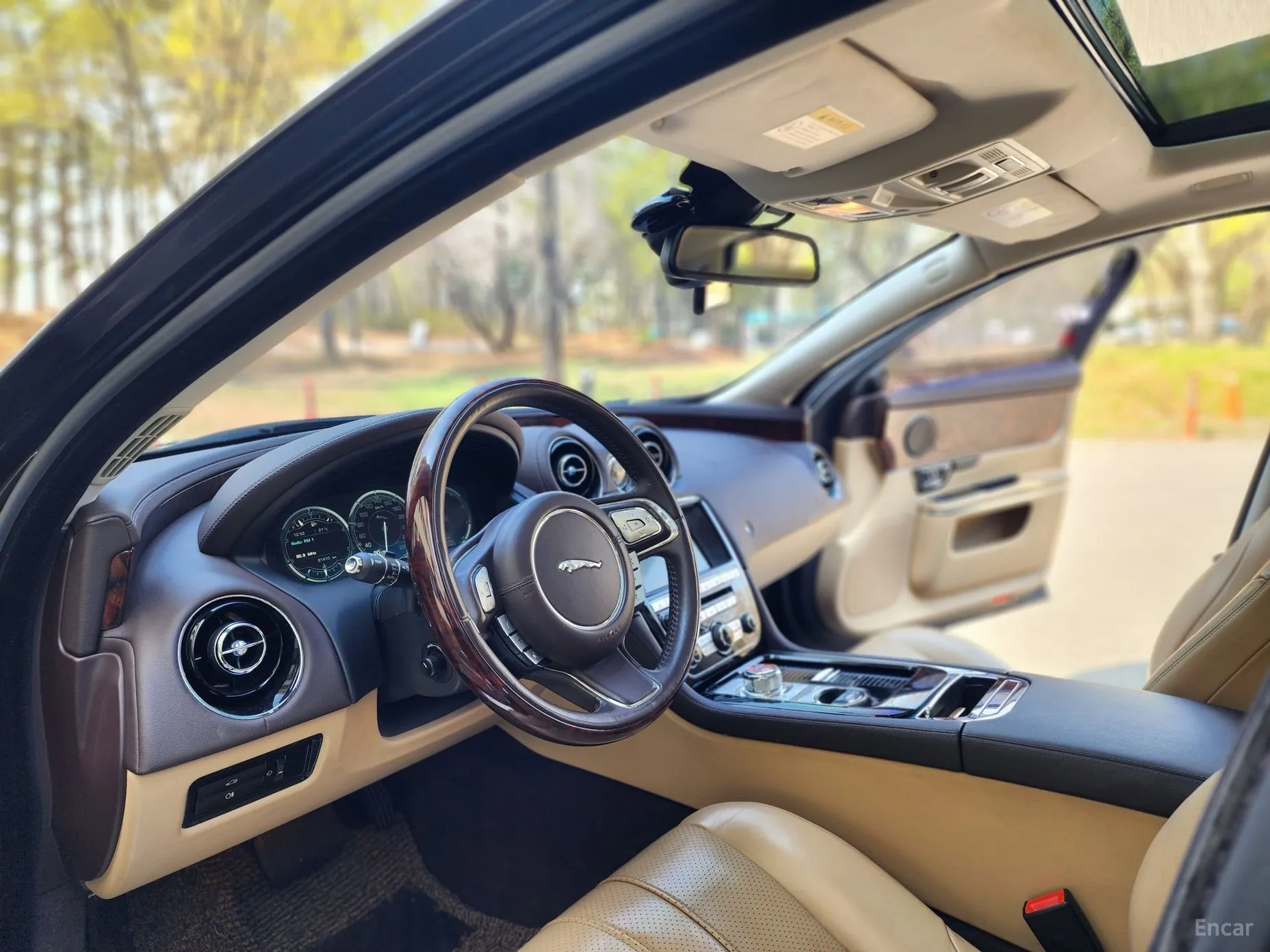 Jaguar All New XJ превью 12
