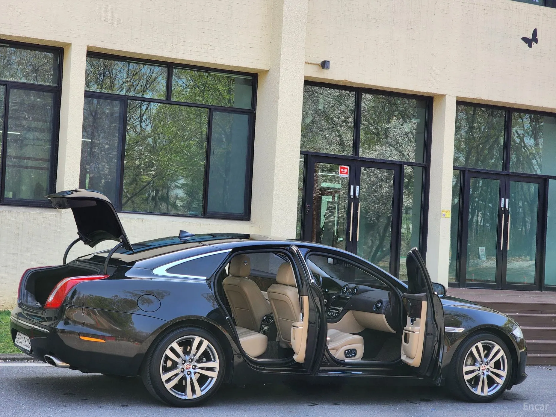 Jaguar All New XJ превью 7