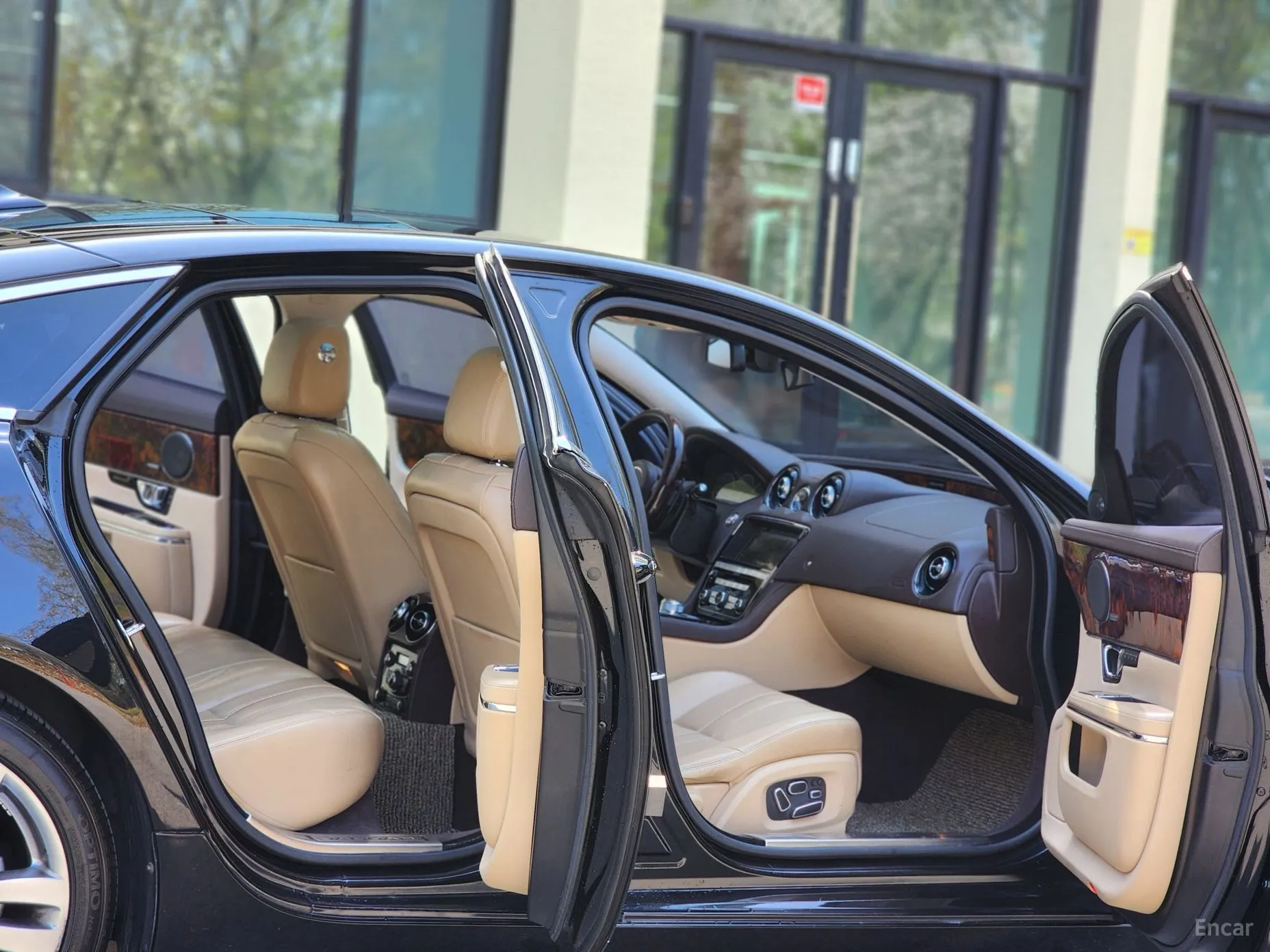 Jaguar All New XJ превью 8