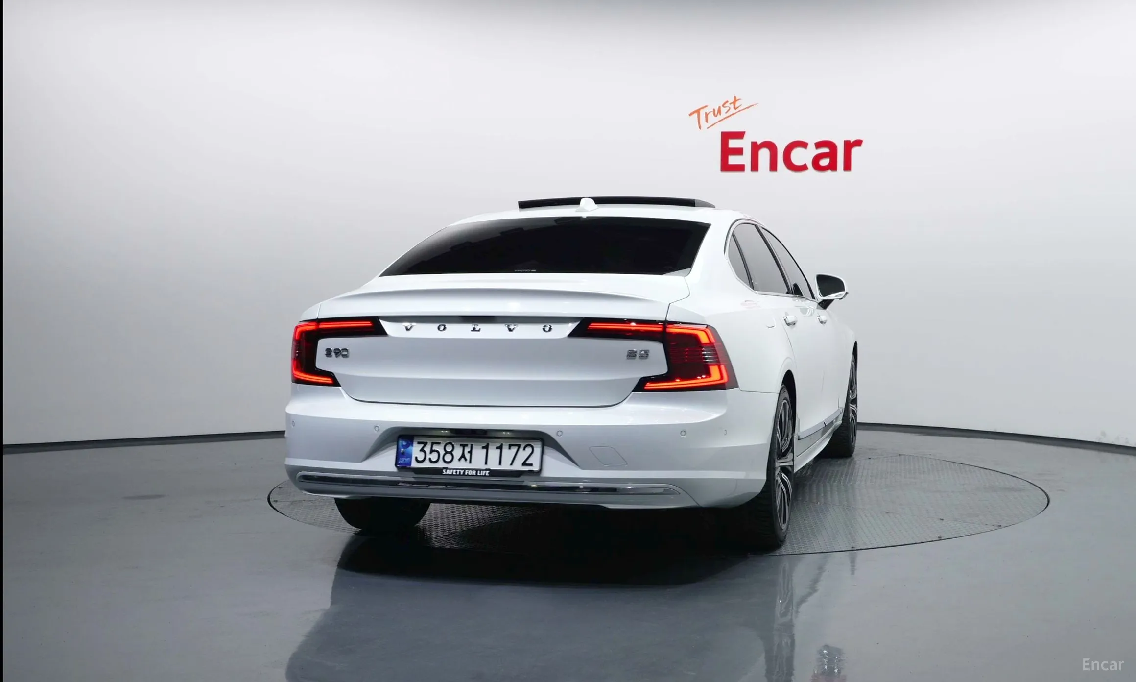 Volvo S90 превью 4
