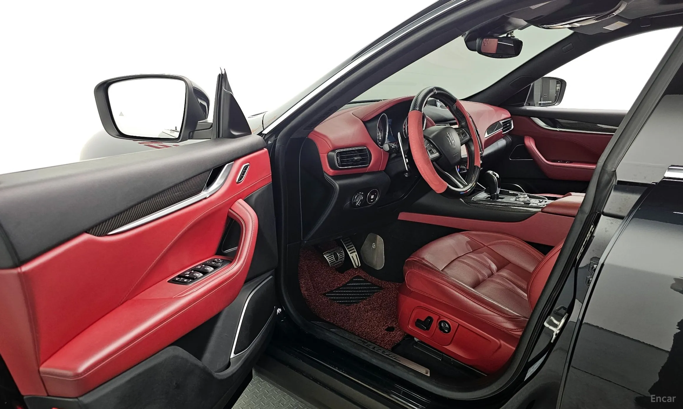 Maserati Levante превью 10
