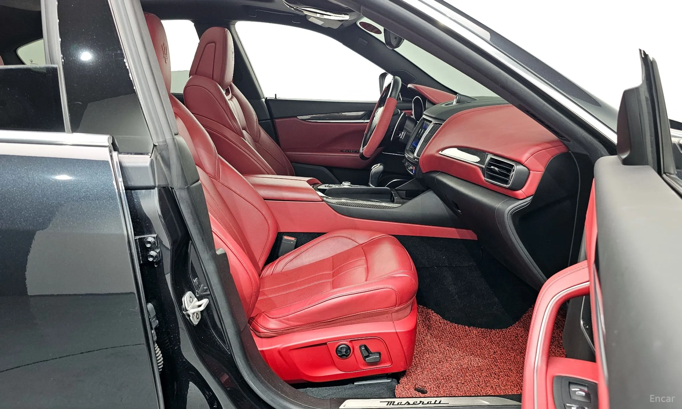 Maserati Levante превью 11