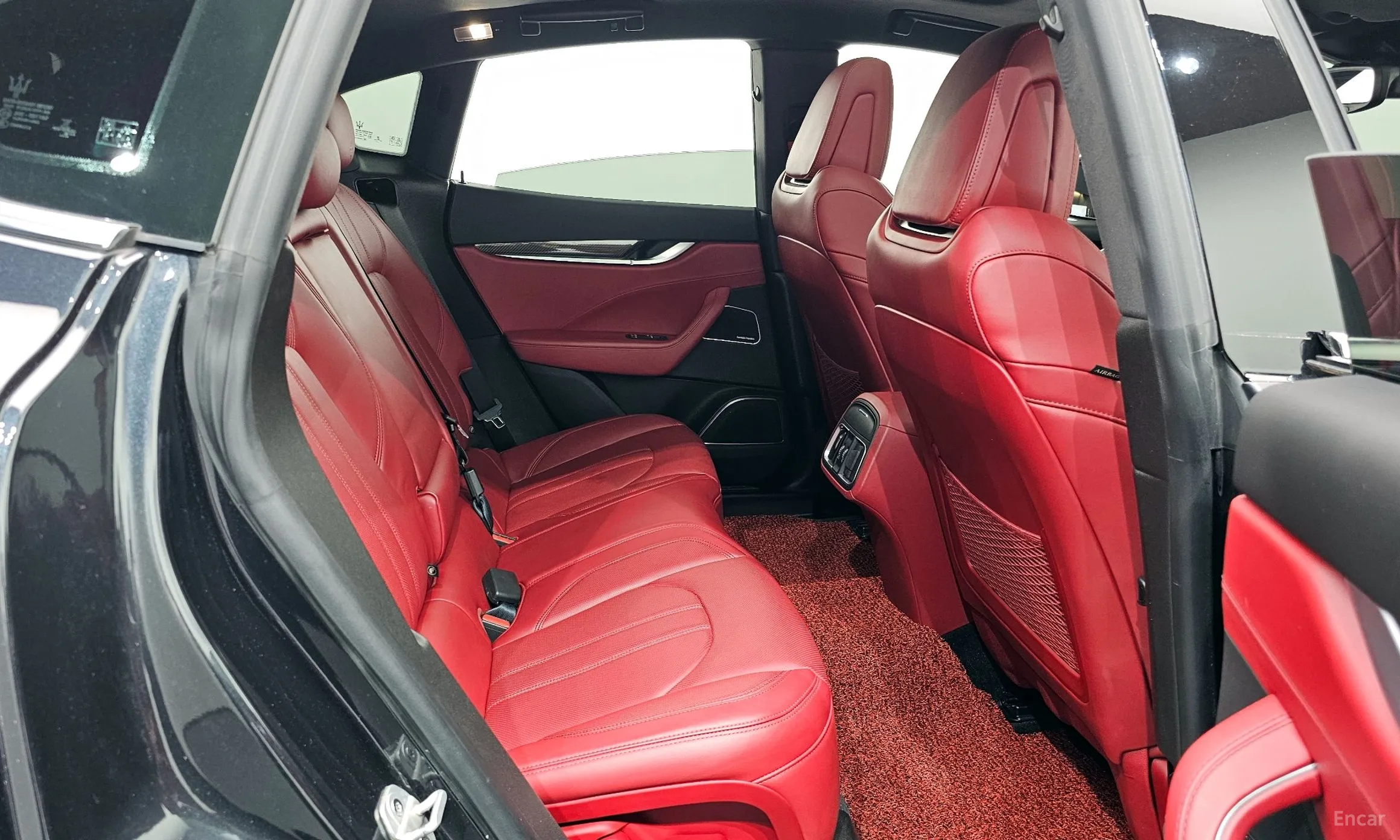 Maserati Levante превью 12