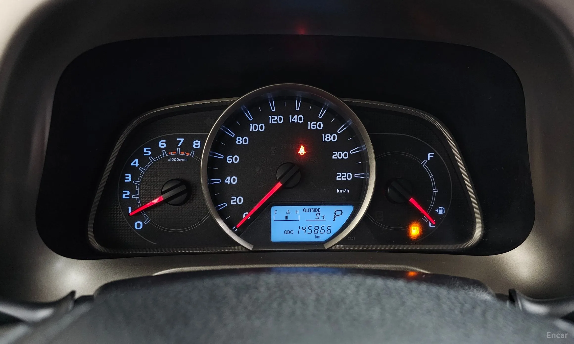 Toyota RAV4 превью 8
