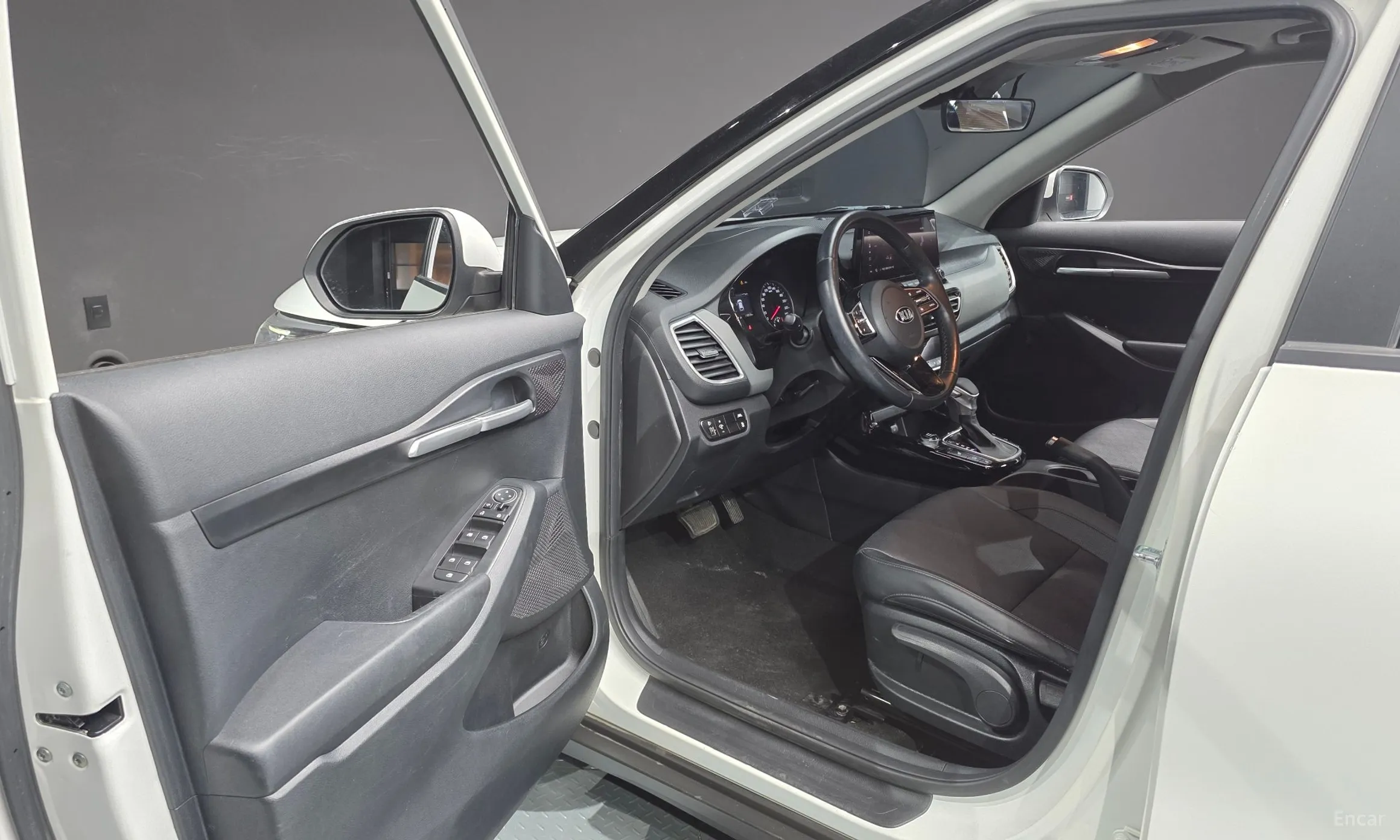 Kia Seltos превью 10