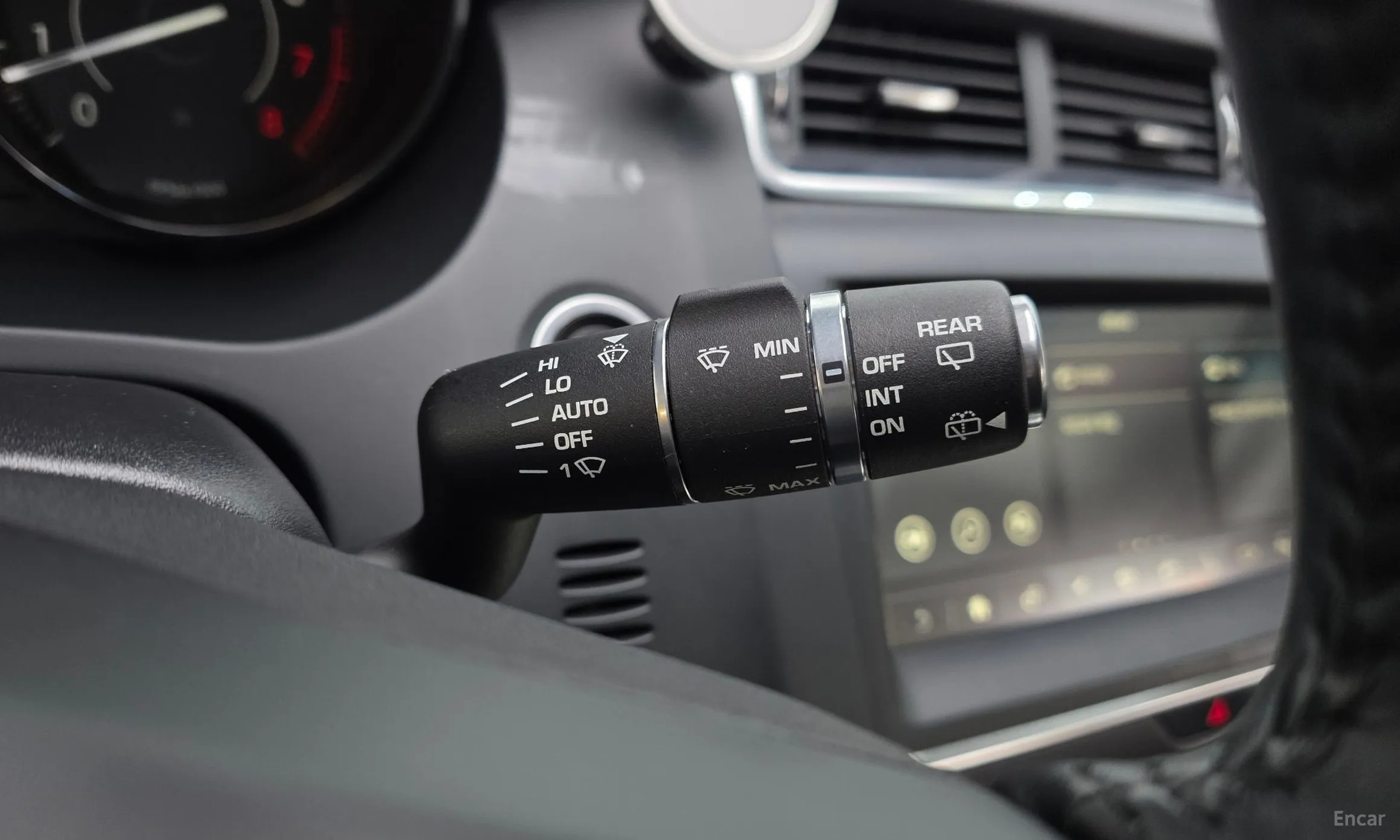 Jaguar E-PACE превью 18