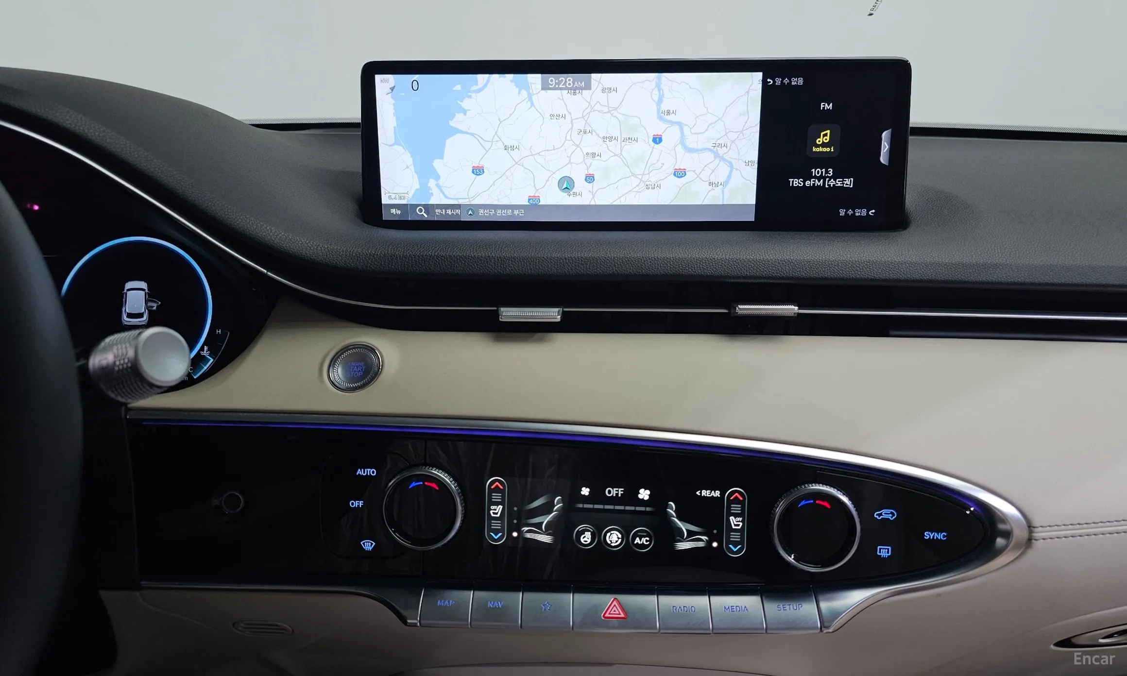Genesis GV70 превью 13