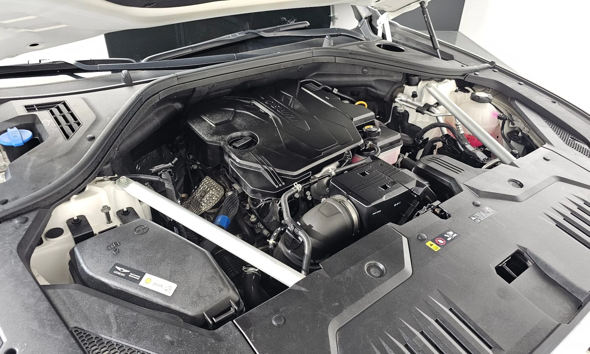Genesis GV70 превью 6