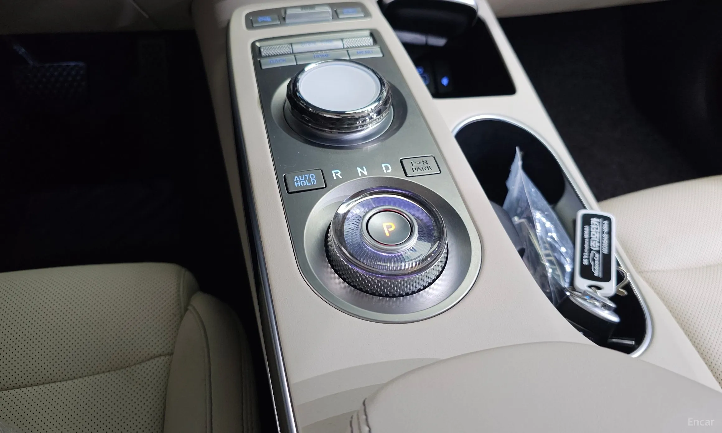 Genesis GV70 превью 9