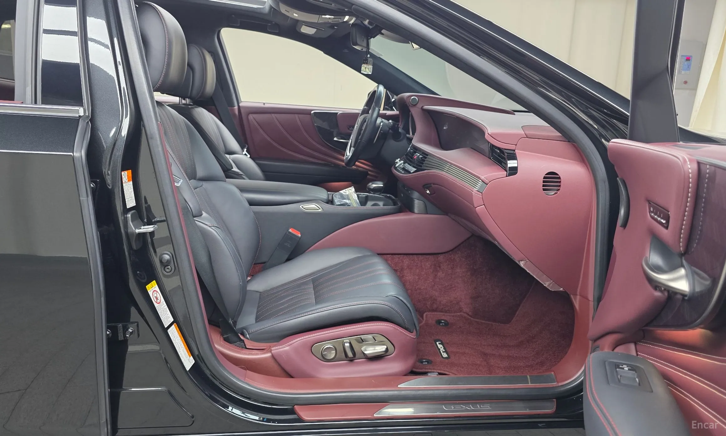 Lexus LS500h Gen 5 превью 11