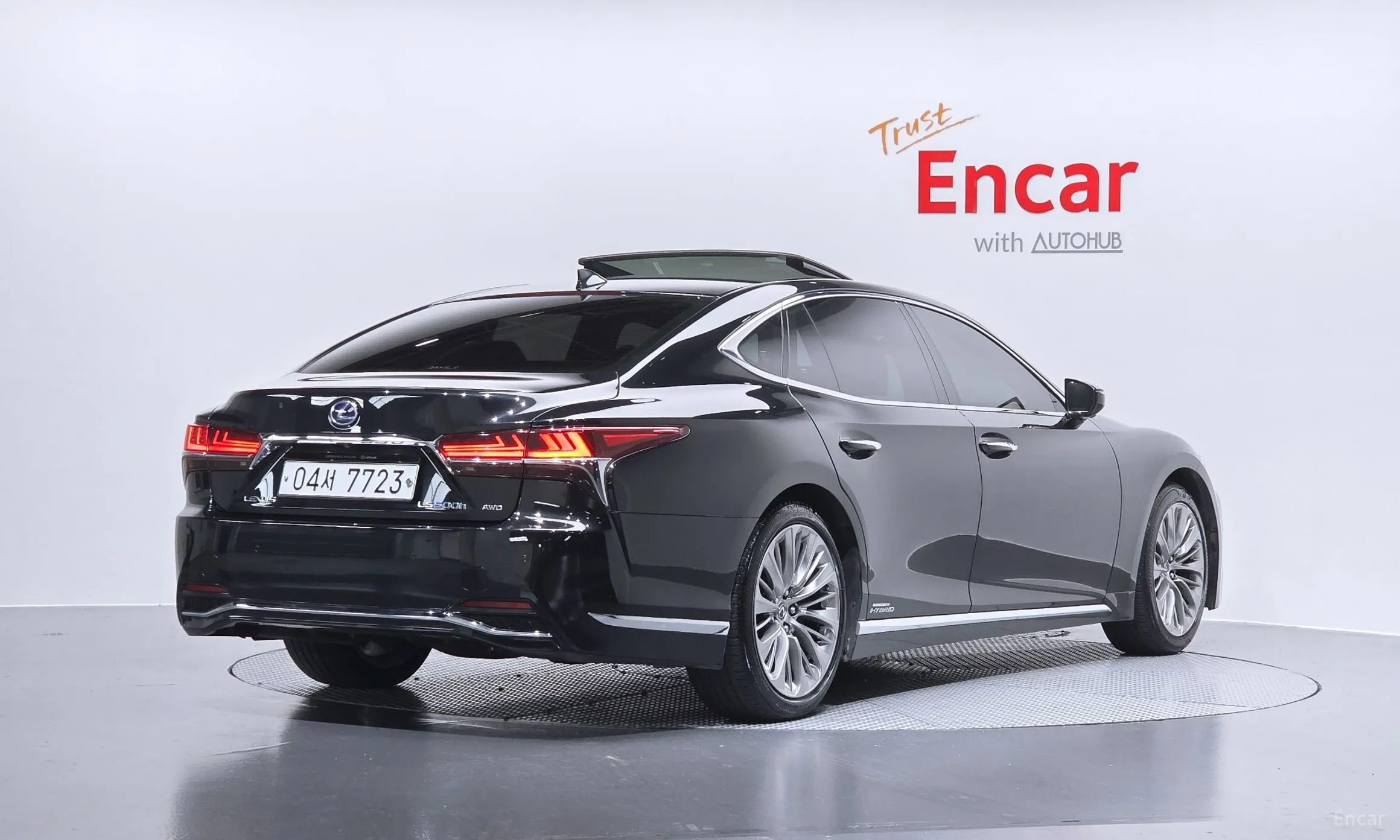Lexus LS500h Gen 5