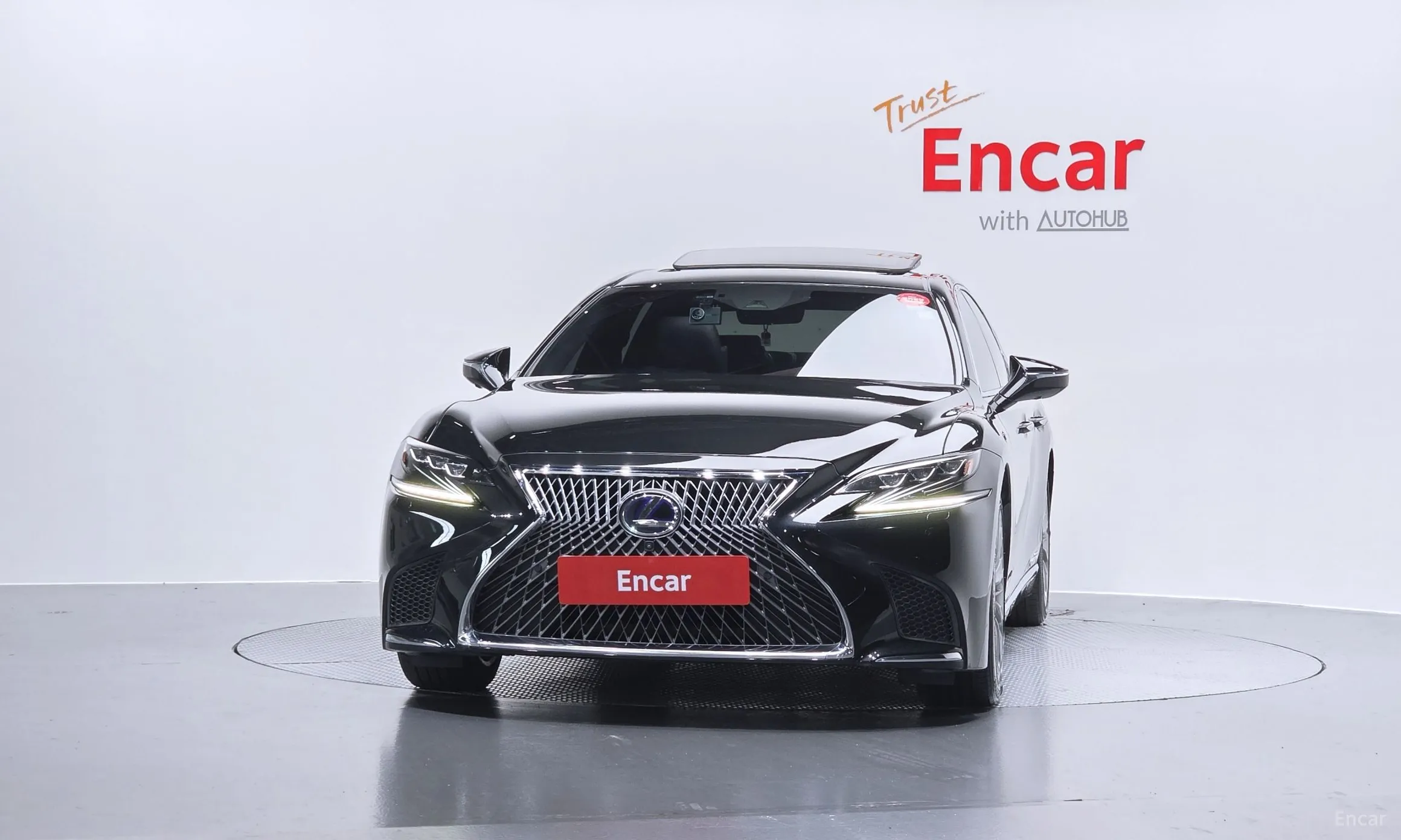 Lexus LS500h Gen 5 превью 3