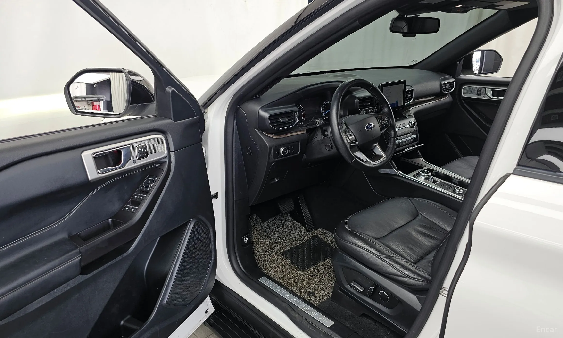 Ford Explorer 6th Generation превью 10