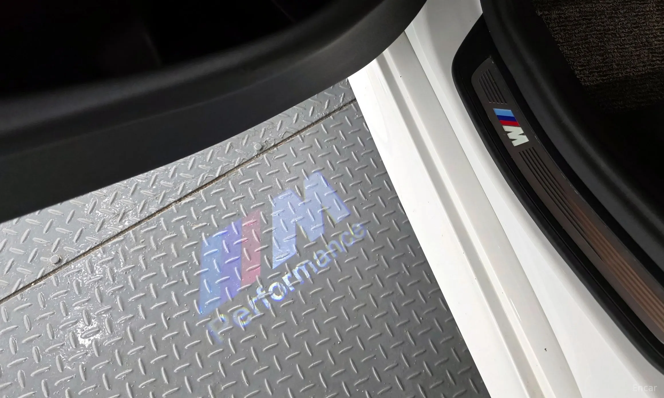 BMW 5 Series (G30) превью 12