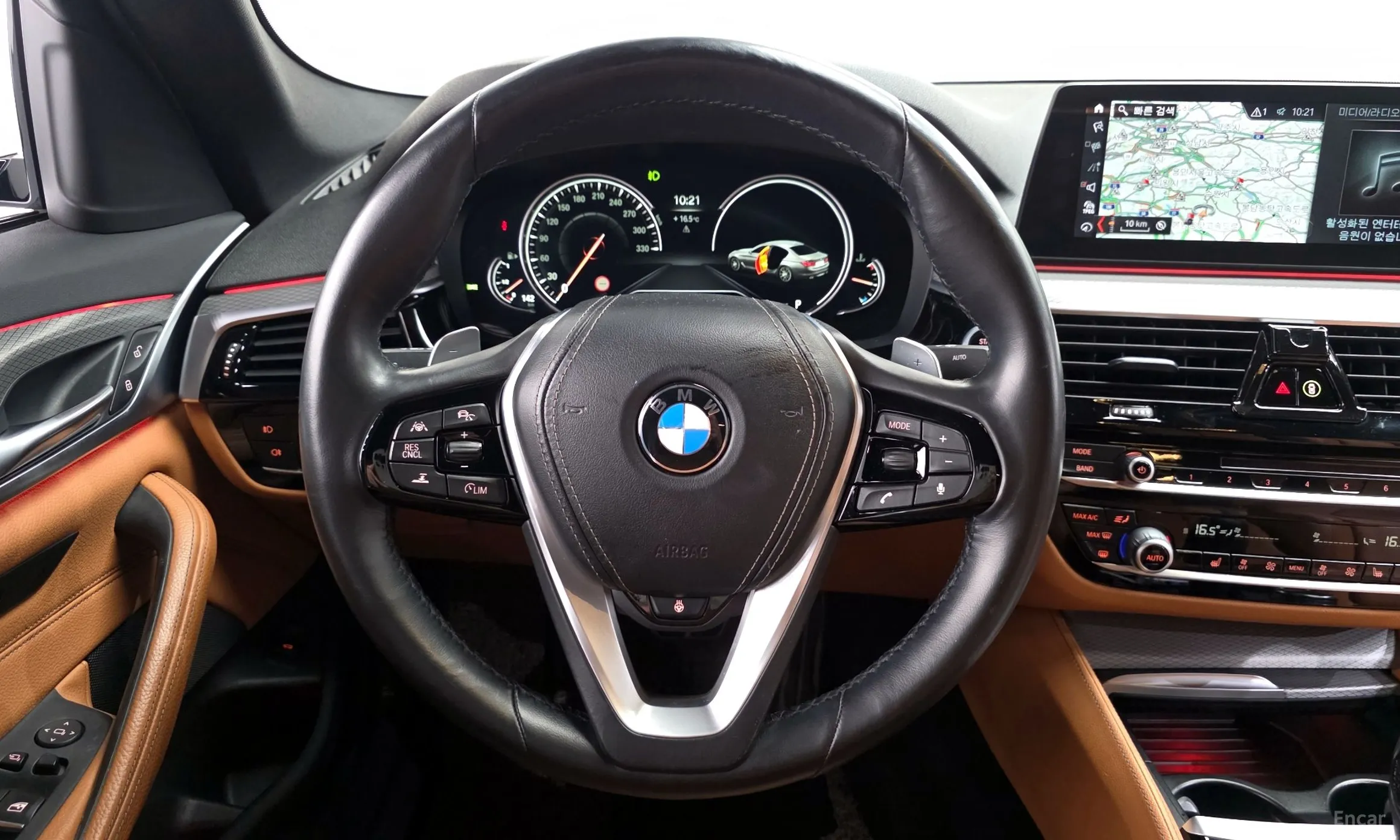 BMW 5 Series (G30) превью 13